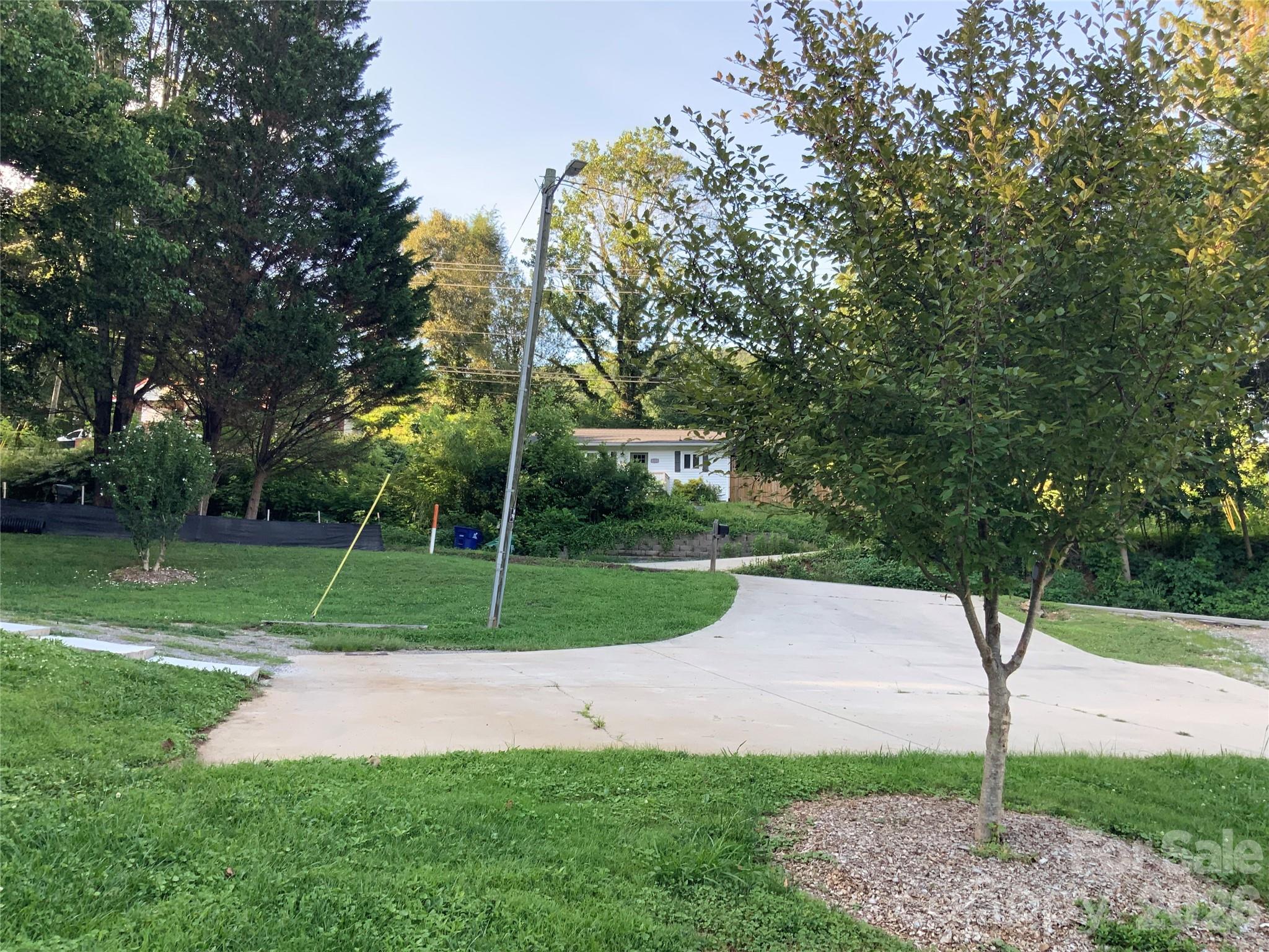 129 Concord Road — Asheville