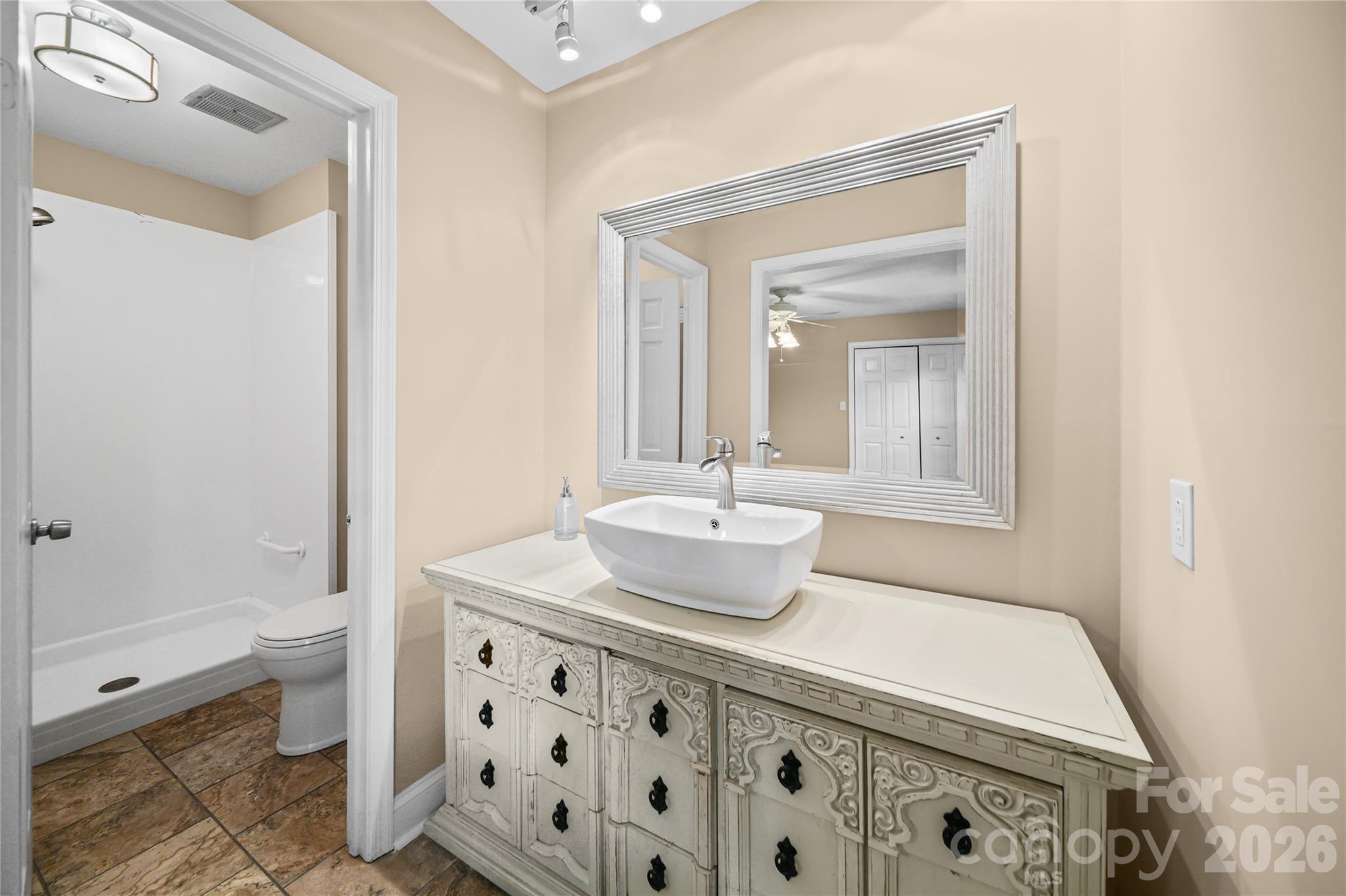 1801 Pewsbury Road — Charlotte