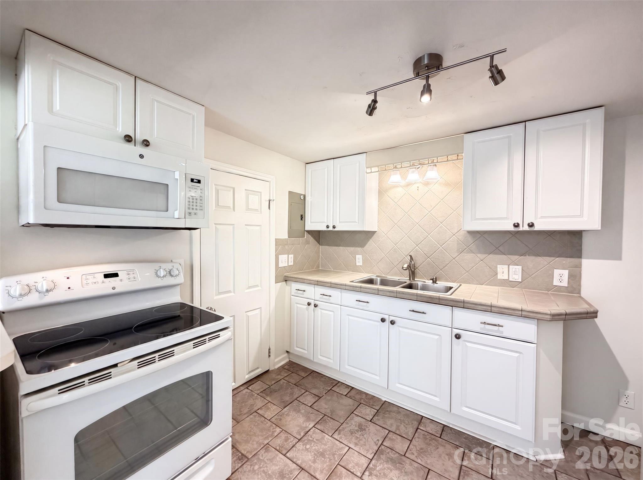 9801 Hannon Road — Charlotte