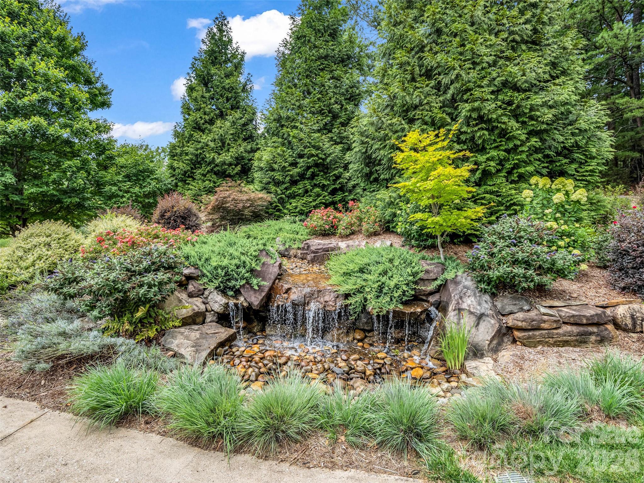 153 Glenn Court — Mill Spring