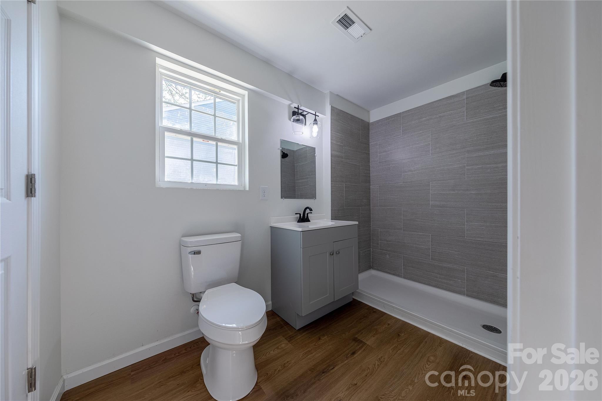 214 E Washington Avenue — Bessemer City