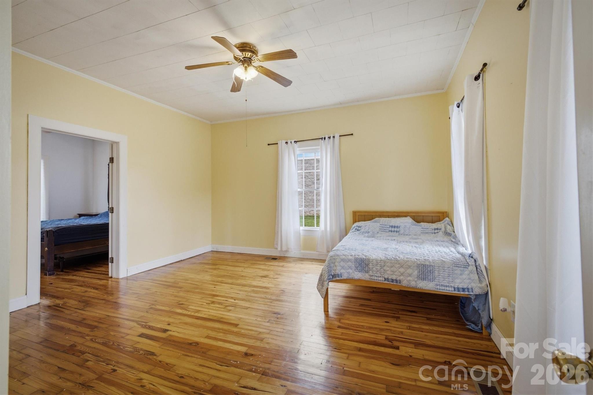 302 Catawba Avenue — Hickory
