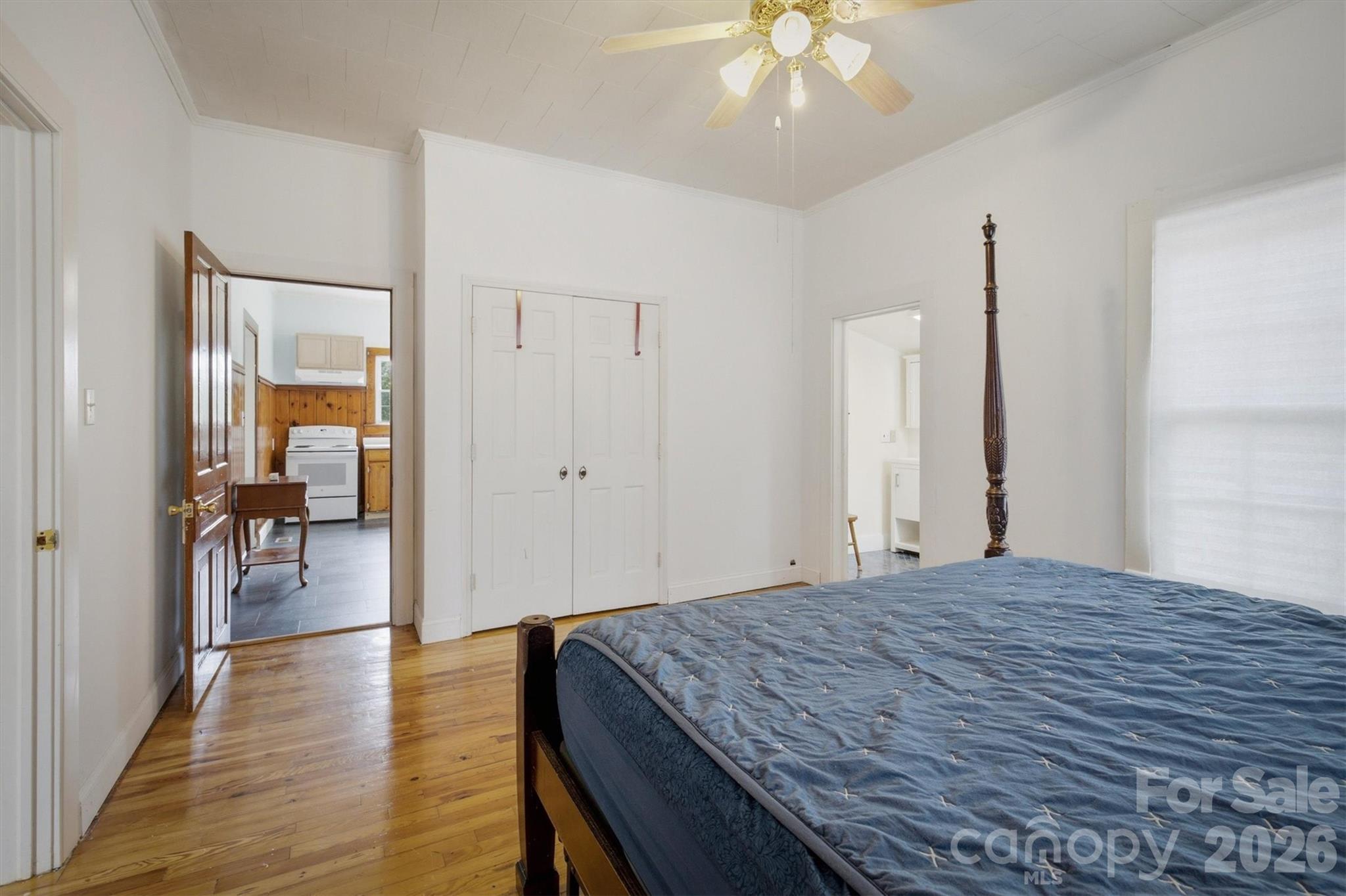 302 Catawba Avenue — Hickory