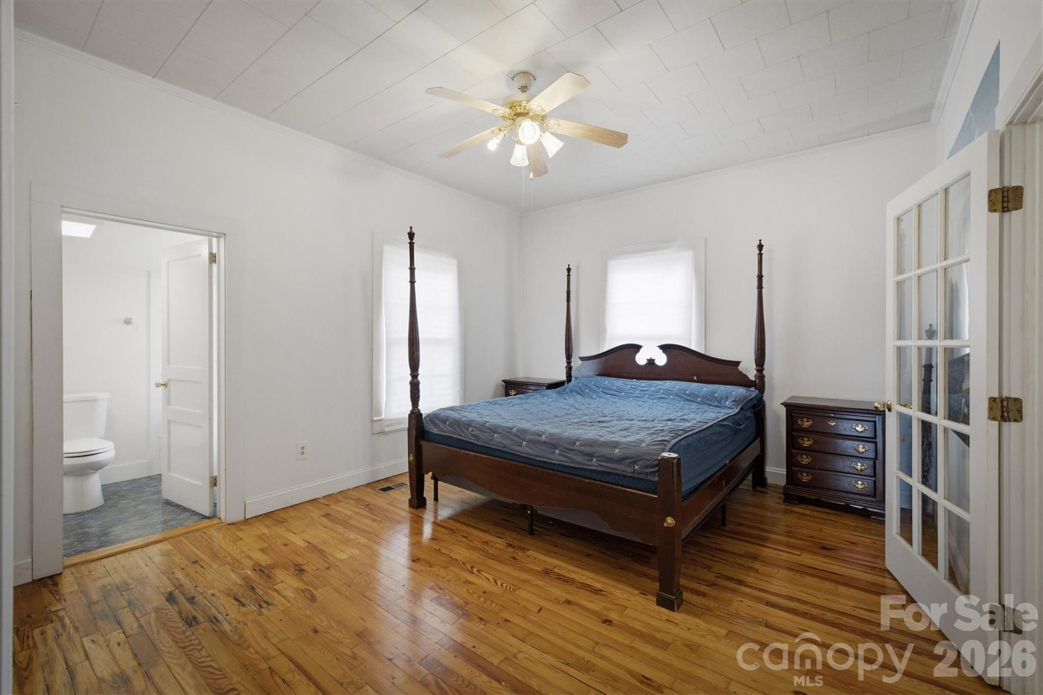 302 Catawba Avenue — Hickory
