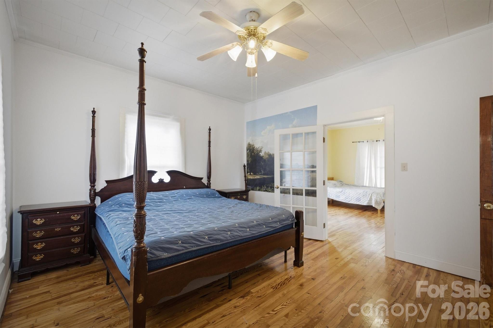 302 Catawba Avenue — Hickory