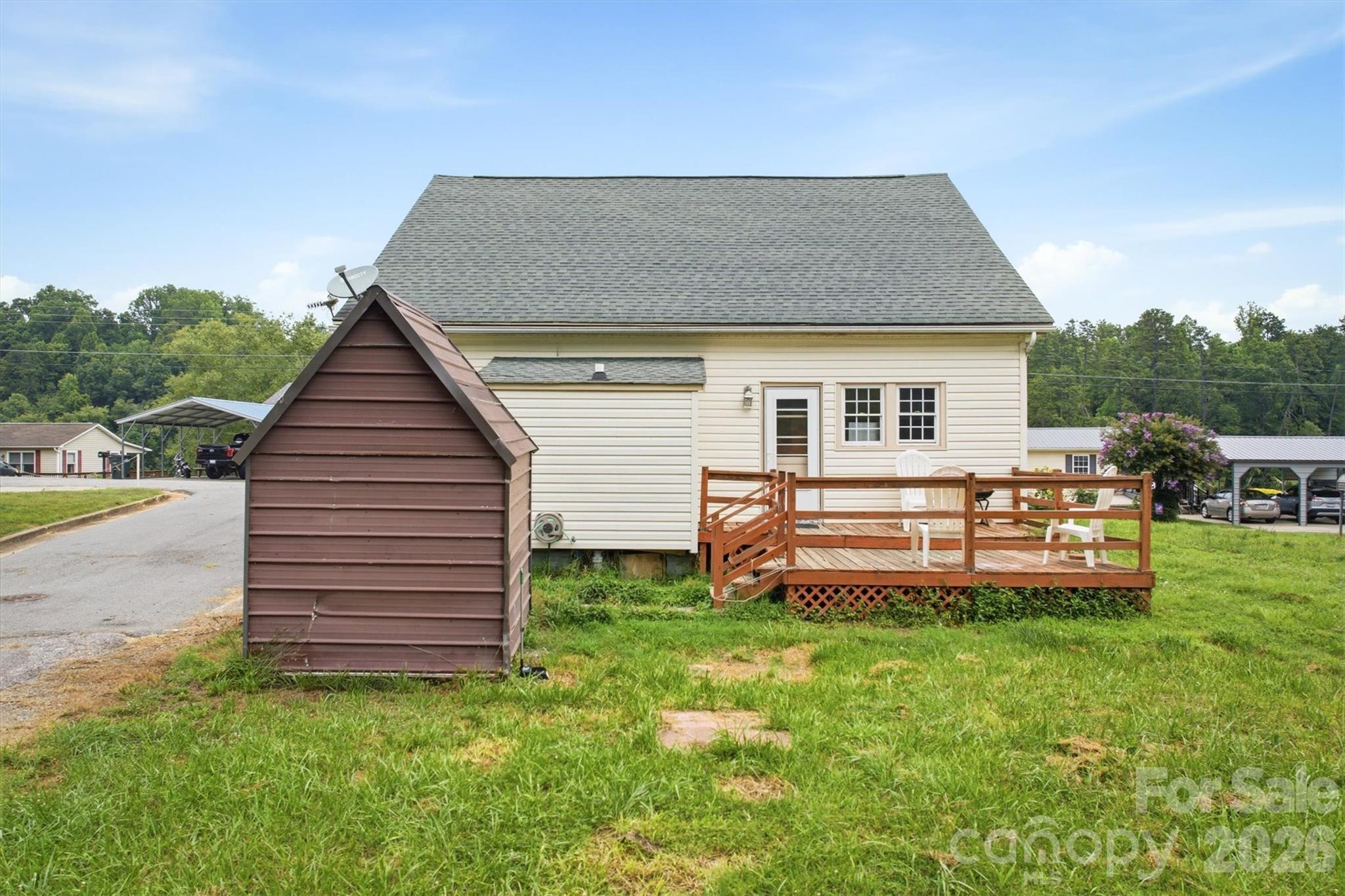 302 Catawba Avenue — Hickory