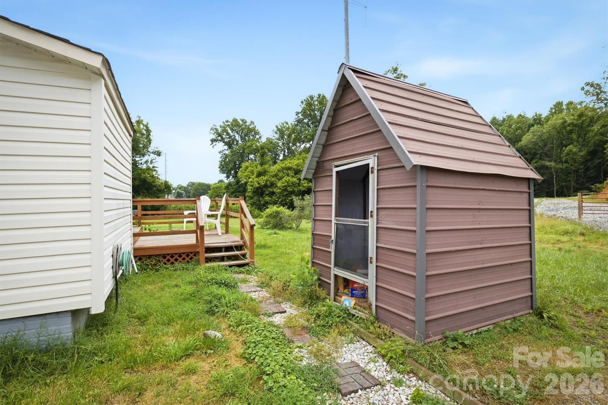 302 Catawba Avenue — Hickory