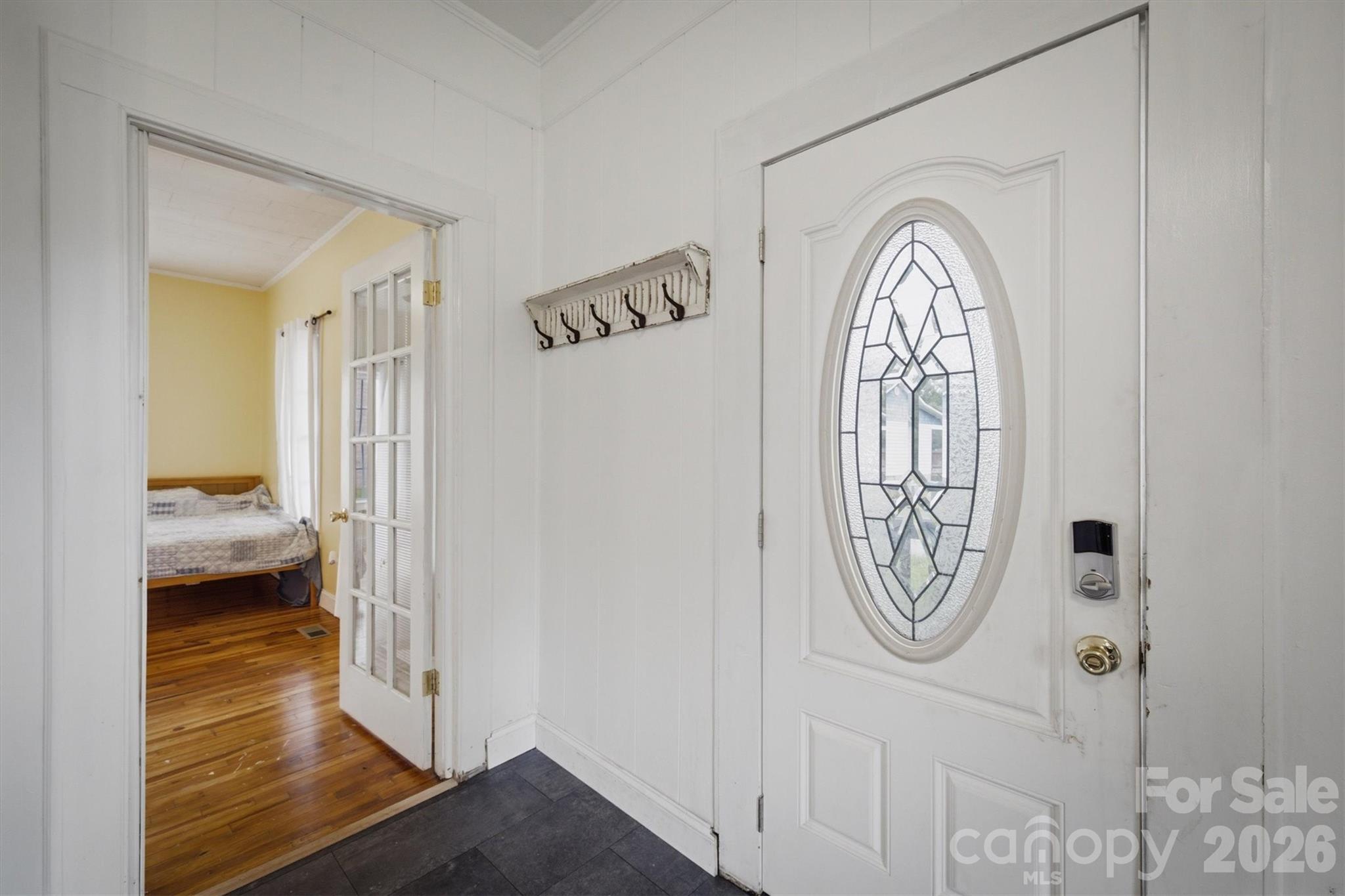 302 Catawba Avenue — Hickory