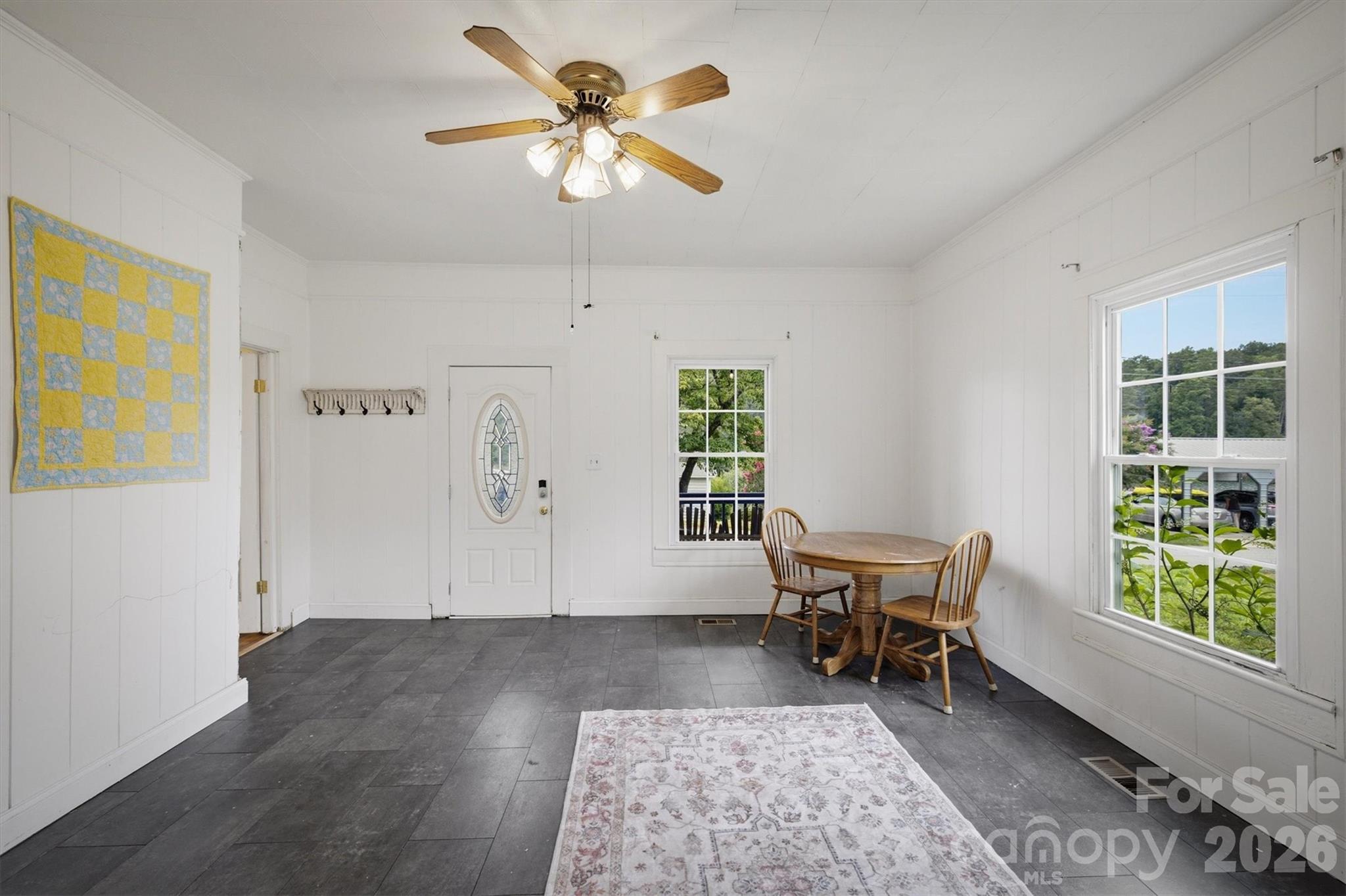 302 Catawba Avenue — Hickory