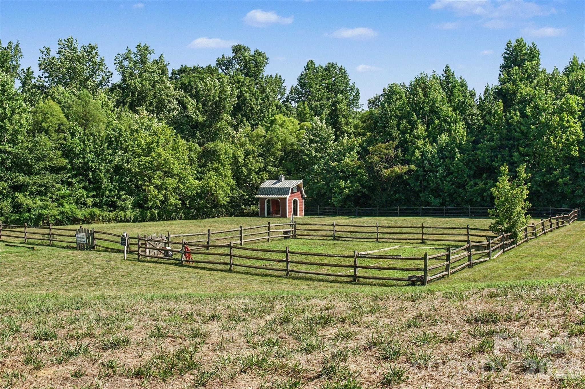 3324 Brackhill Street — Davidson