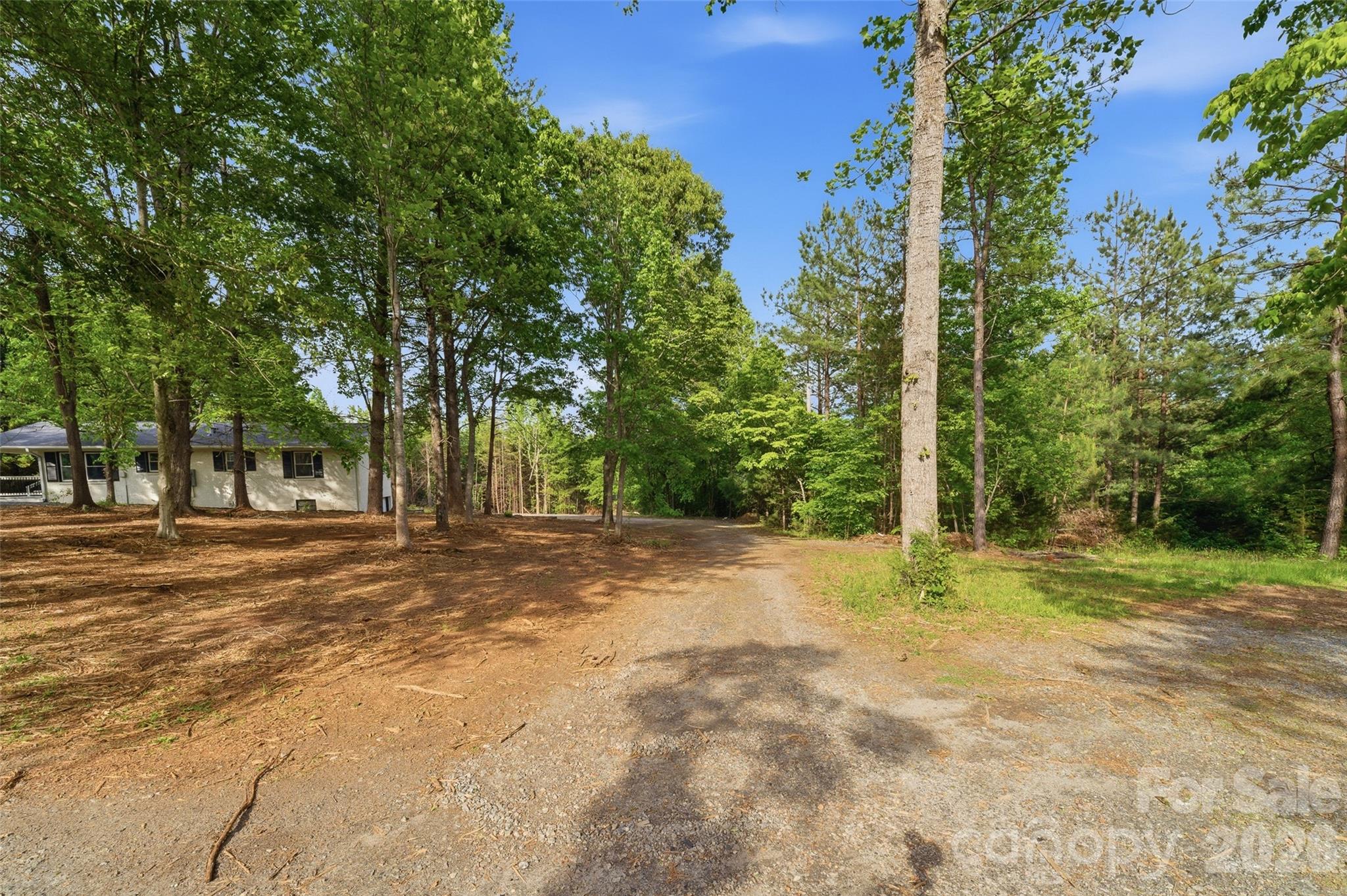 1335 Little Mountain Road — Columbus