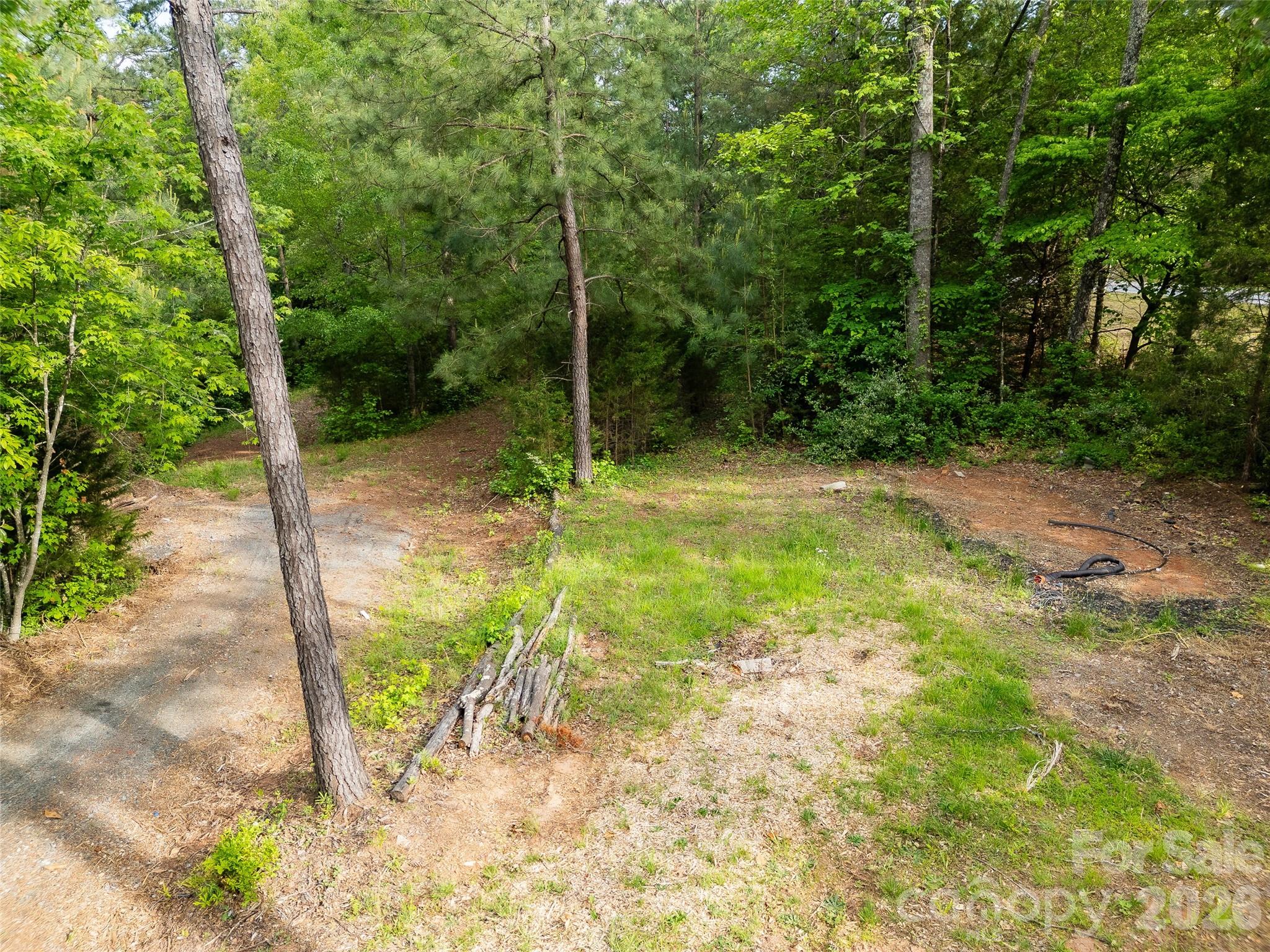 1335 Little Mountain Road — Columbus