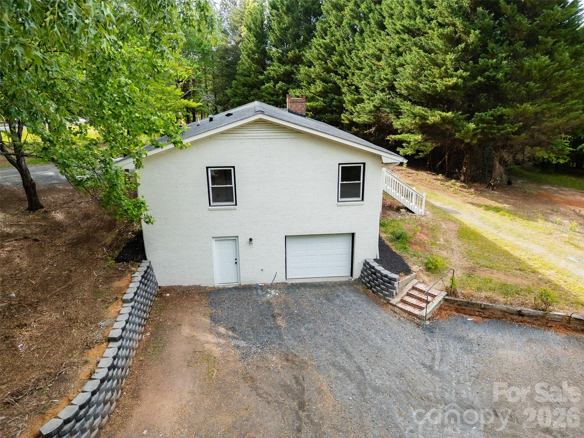 1335 Little Mountain Road — Columbus