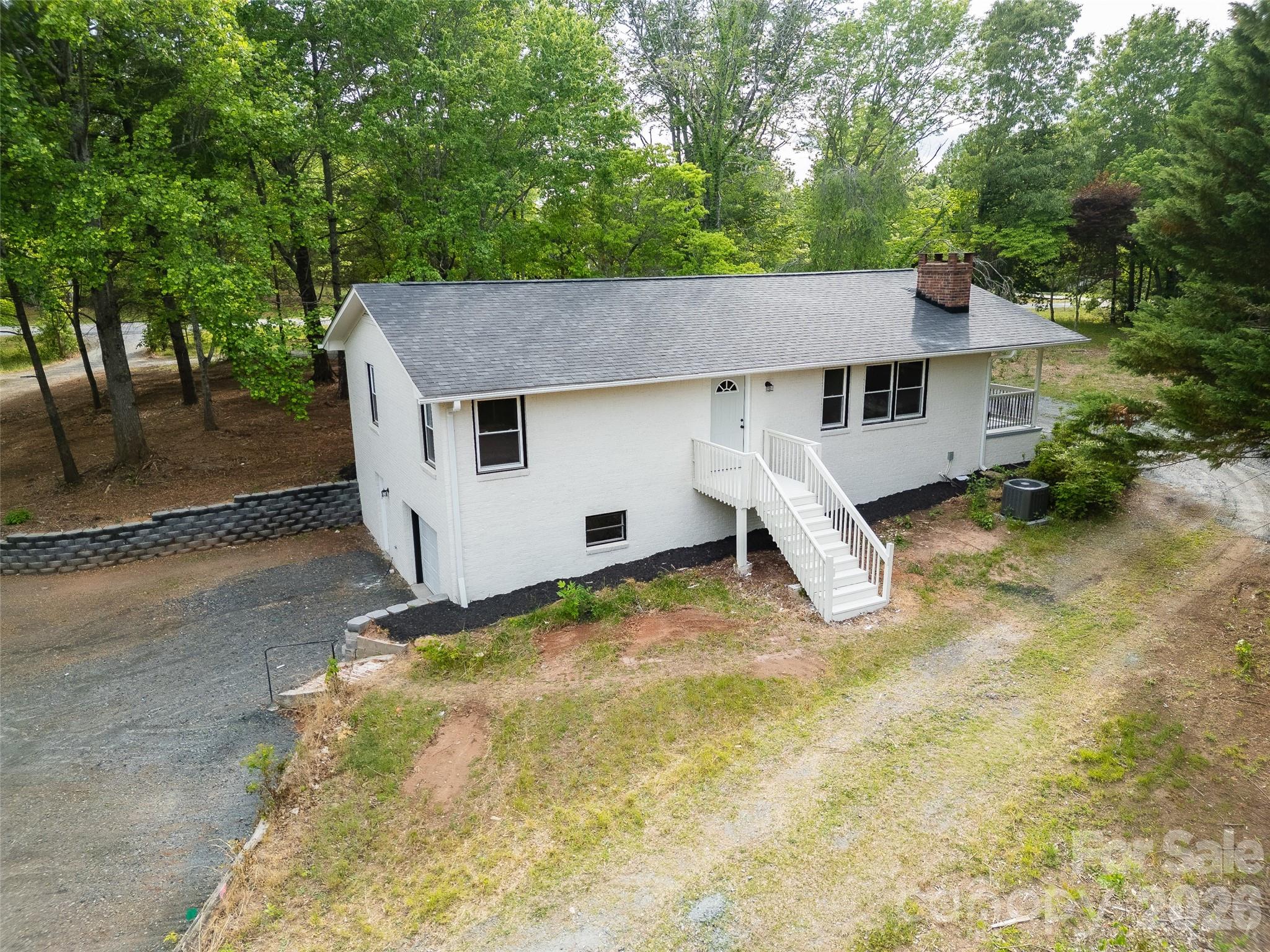 1335 Little Mountain Road — Columbus