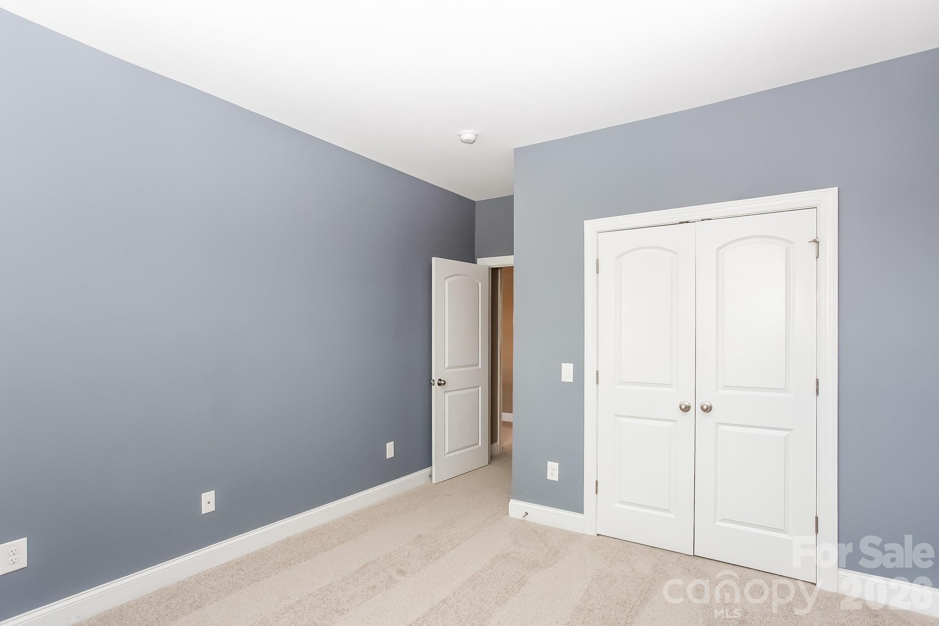 205 N Centurion Lane — Mount Holly