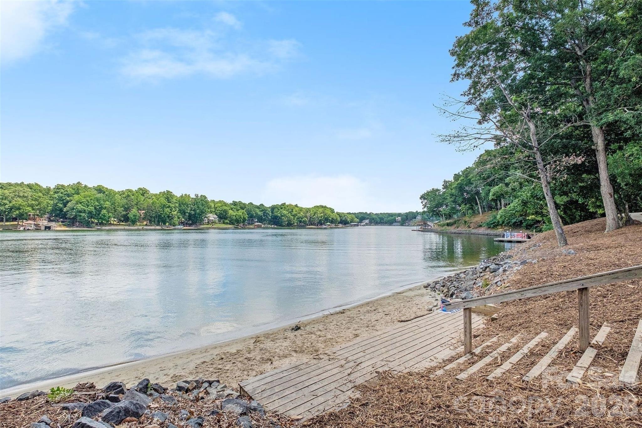 567 Pine Links Drive — Tega Cay