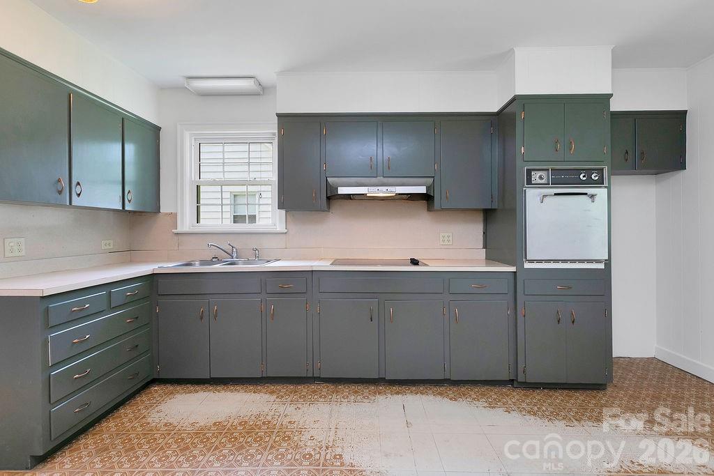 105 Parkview Drive — Brevard