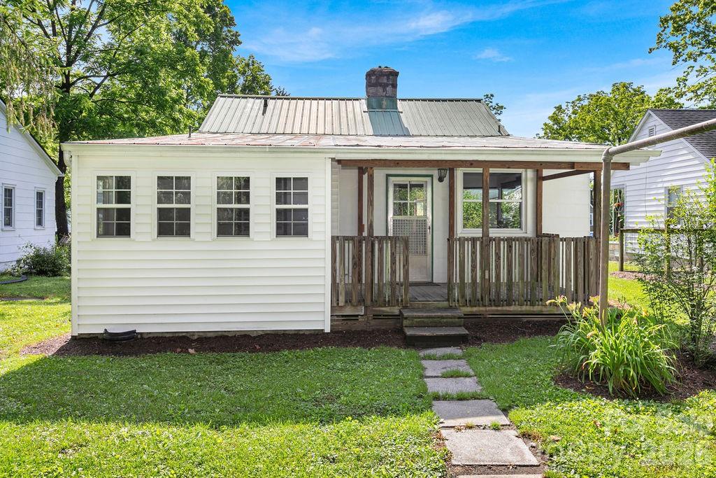 105 Parkview Drive — Brevard