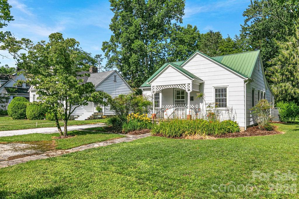 105 Parkview Drive — Brevard