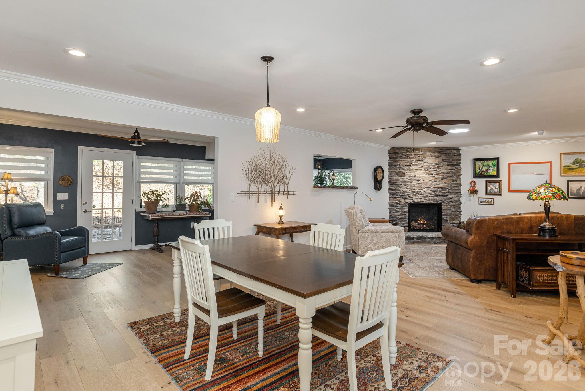 128 Camellia Way — Hendersonville