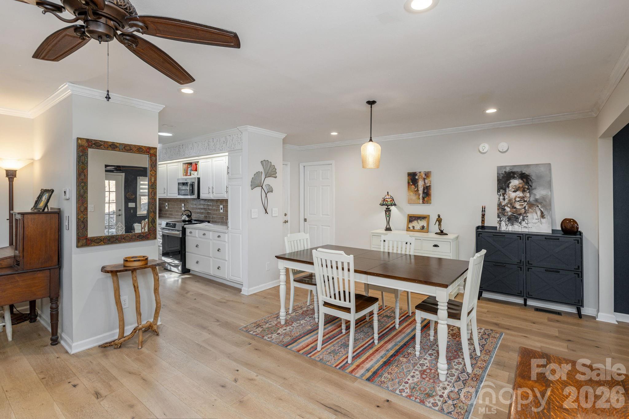 128 Camellia Way — Hendersonville