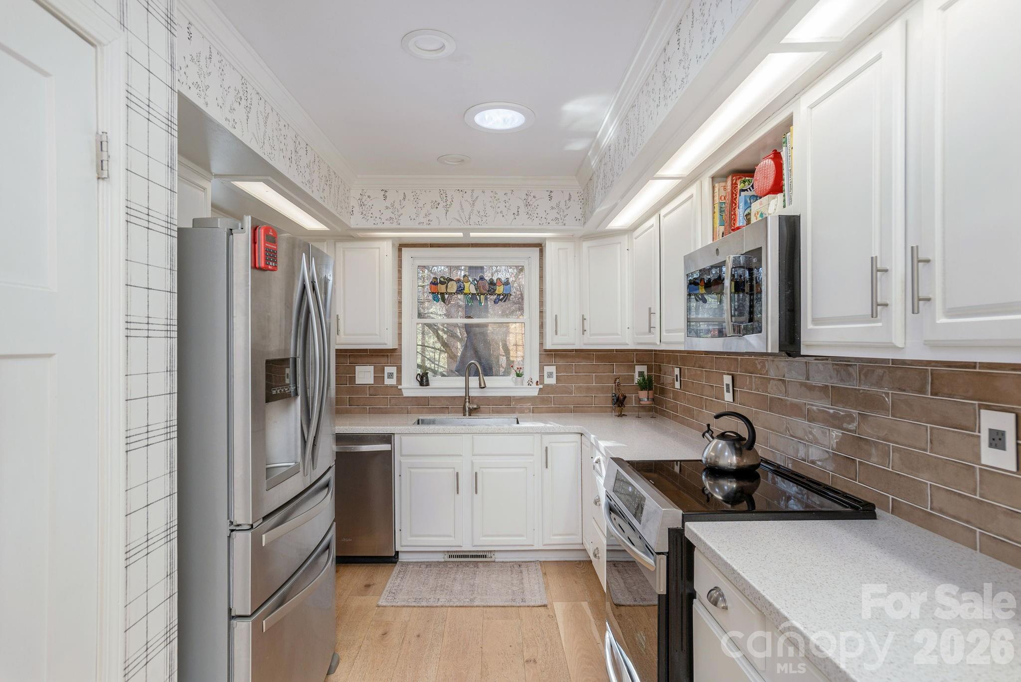 128 Camellia Way — Hendersonville