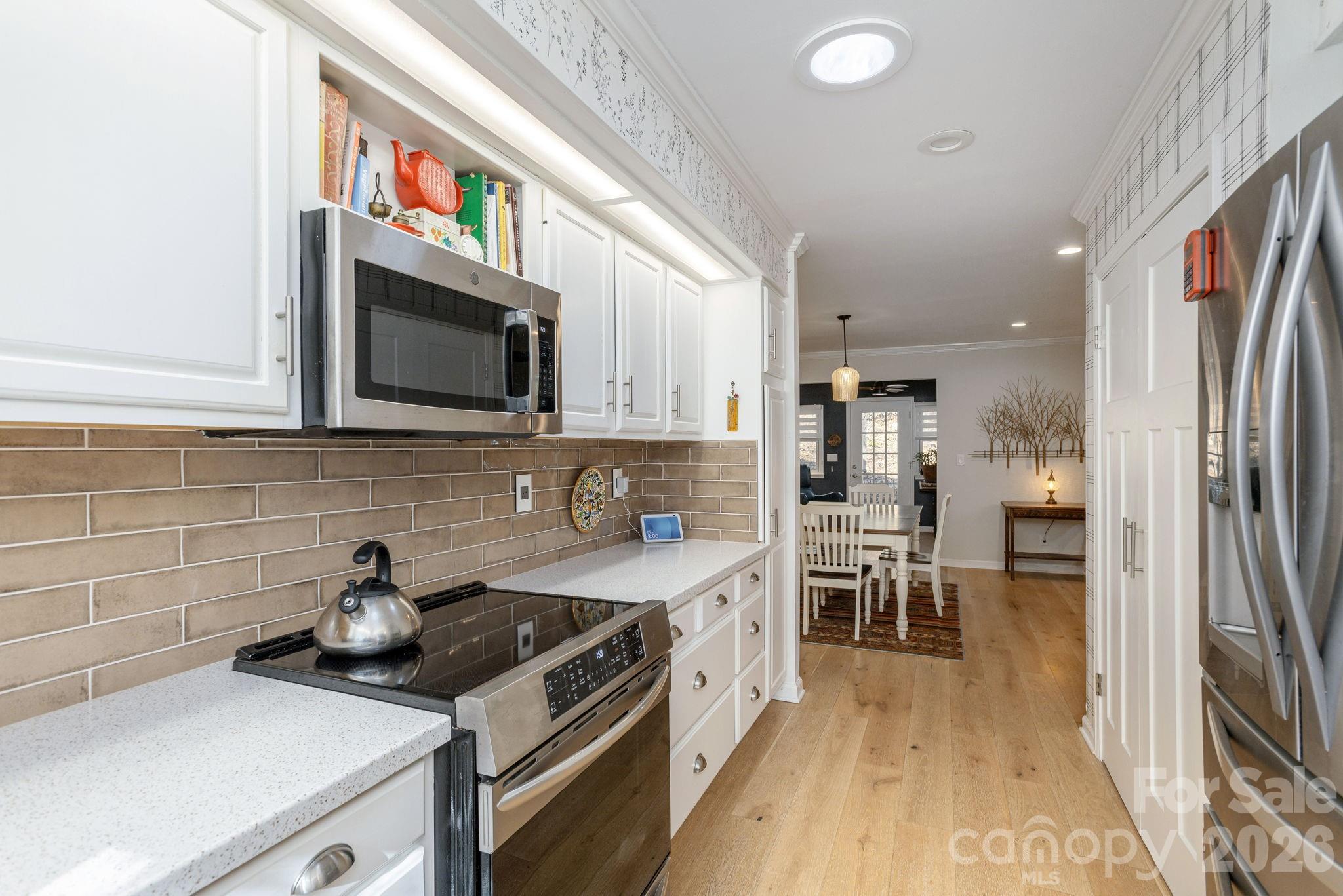 128 Camellia Way — Hendersonville