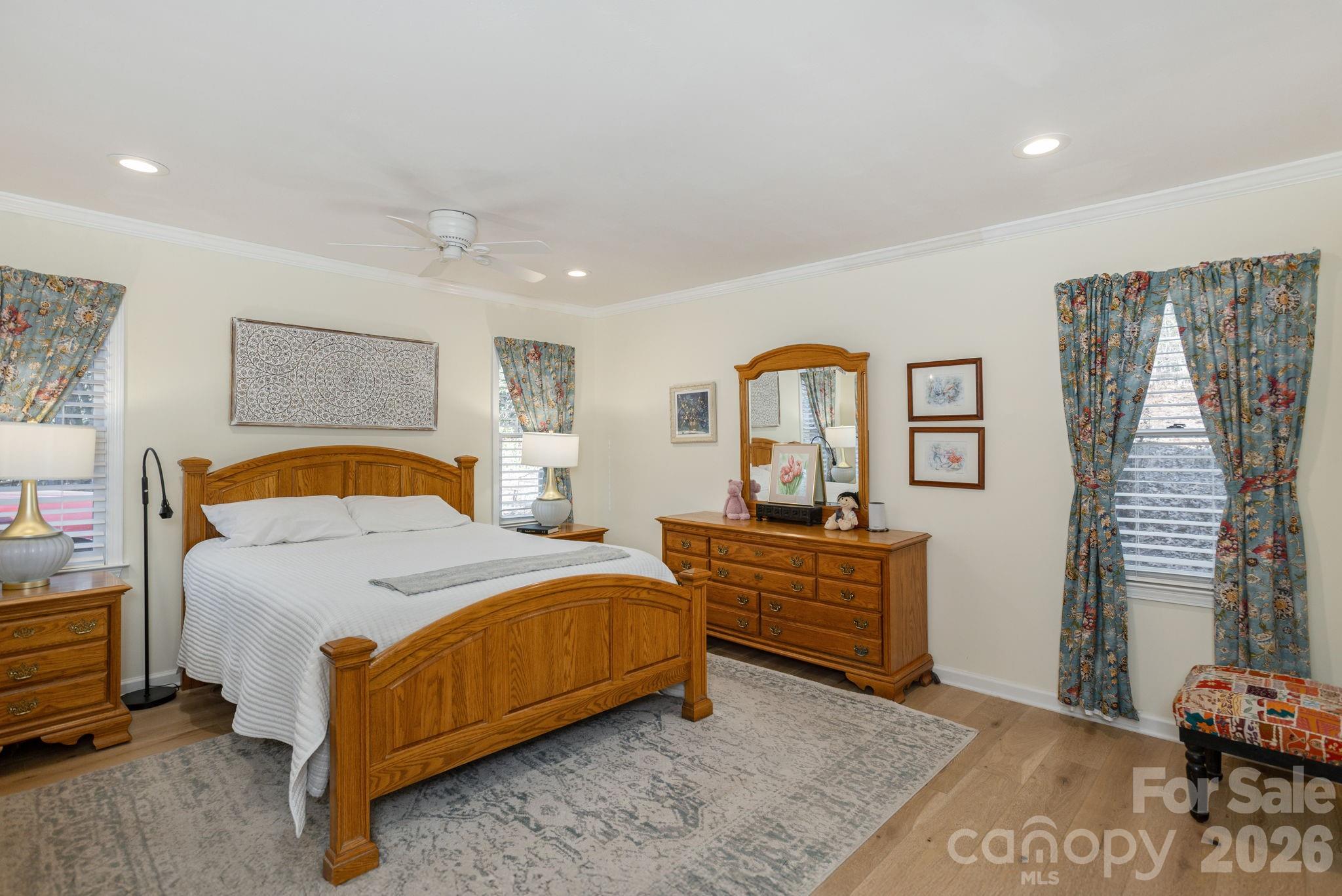 128 Camellia Way — Hendersonville