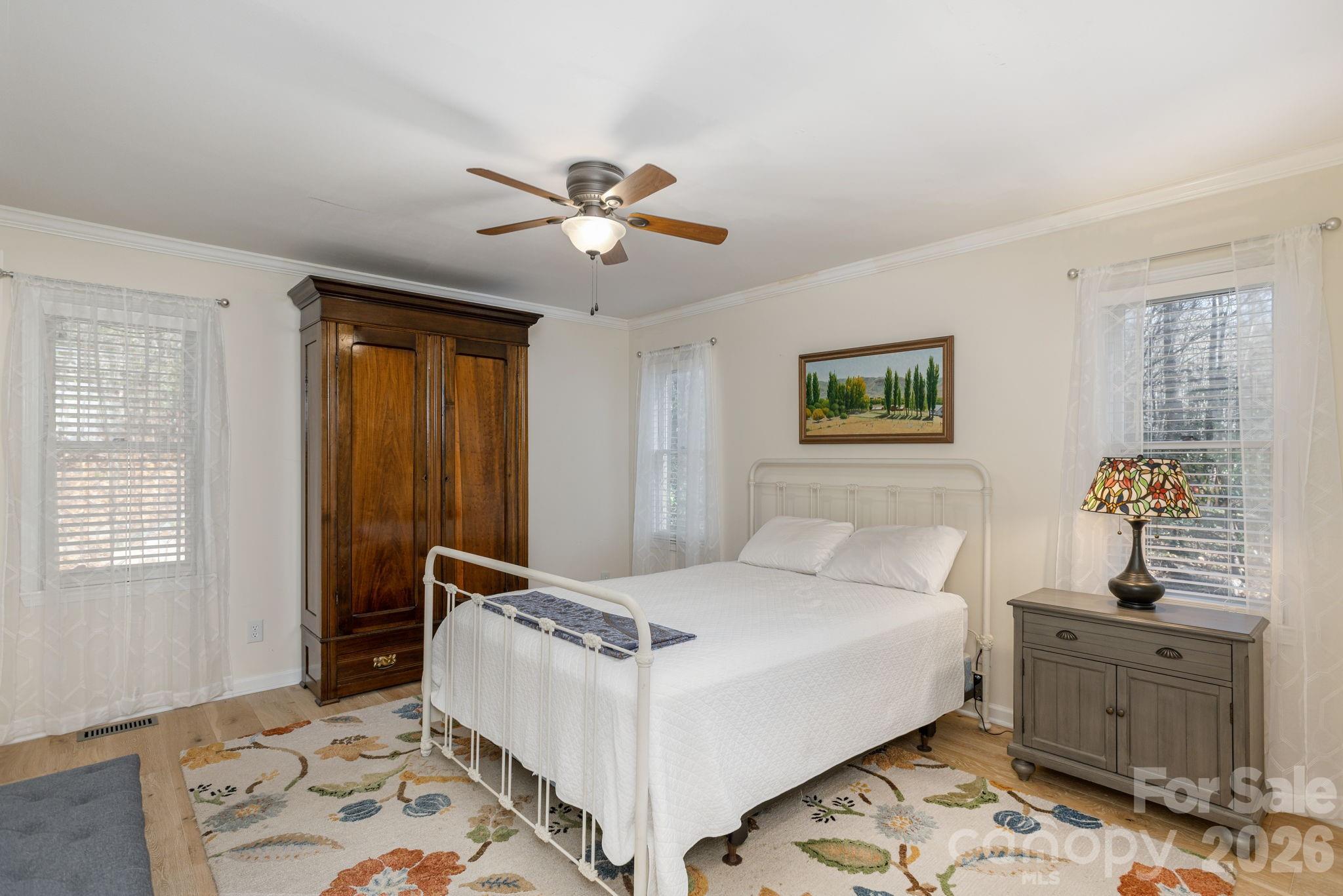 128 Camellia Way — Hendersonville