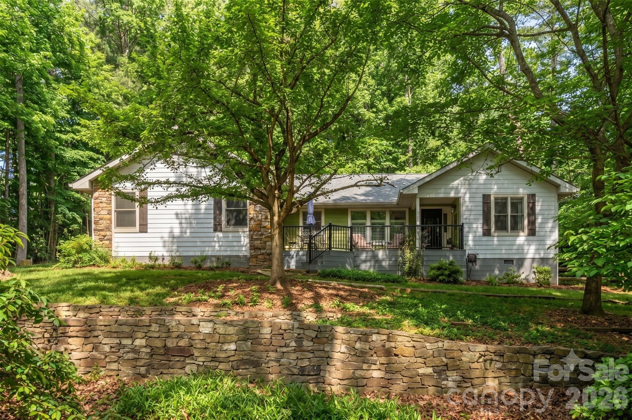 128 Camellia Way — Hendersonville