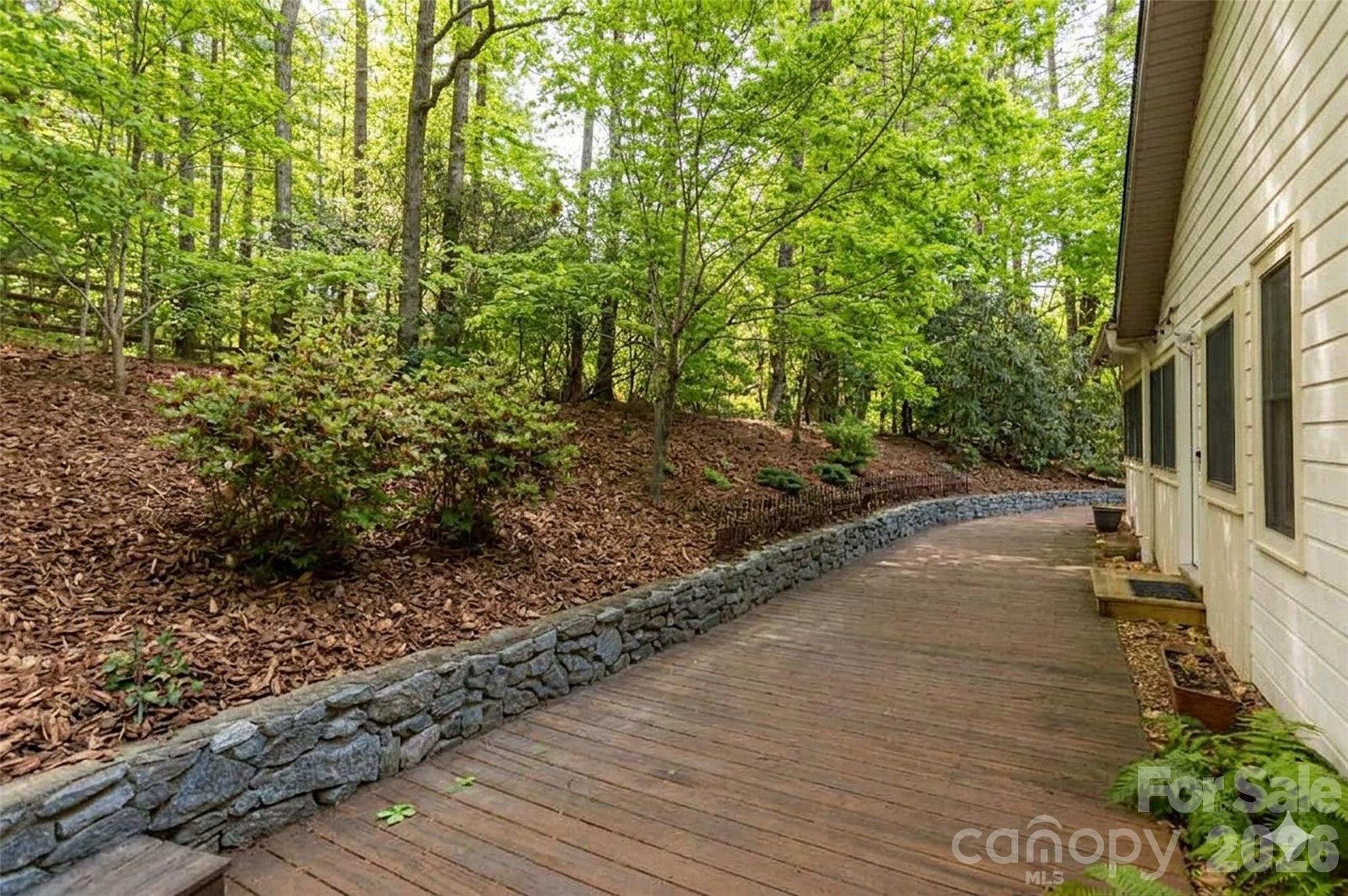 128 Camellia Way — Hendersonville