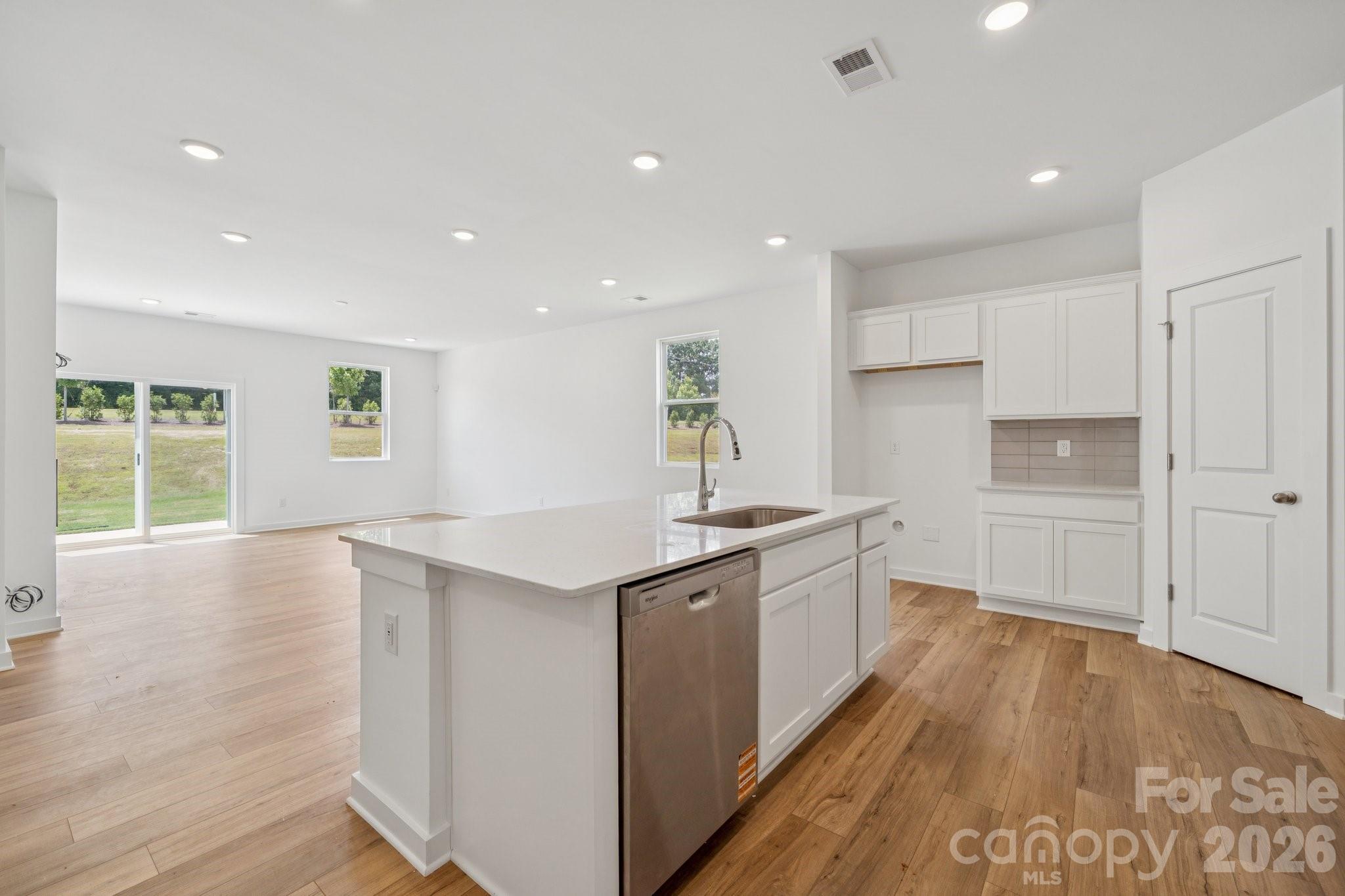 8051 Midas Lane — Locust