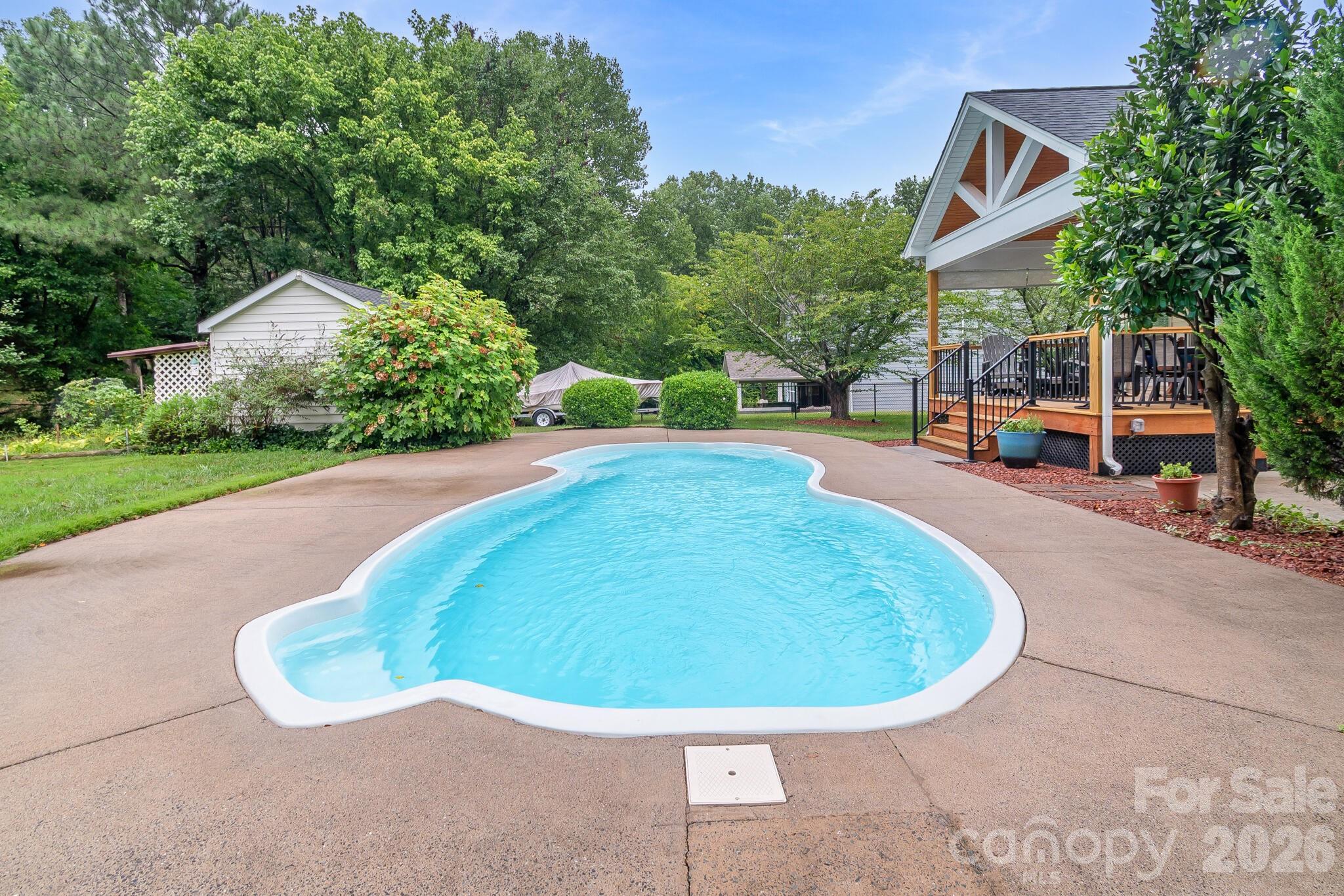 209 SouthFork Lane — Belmont