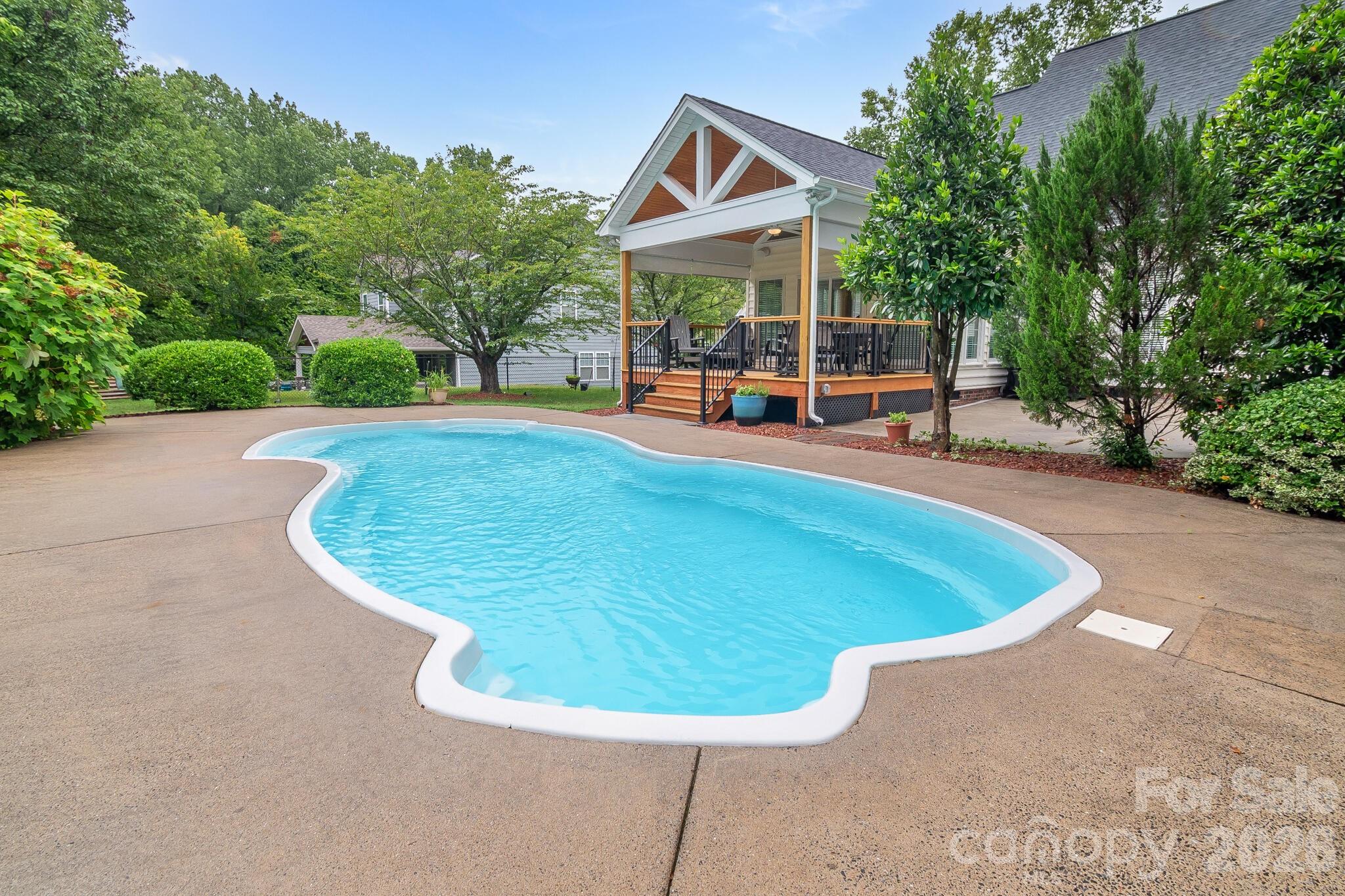 209 SouthFork Lane — Belmont