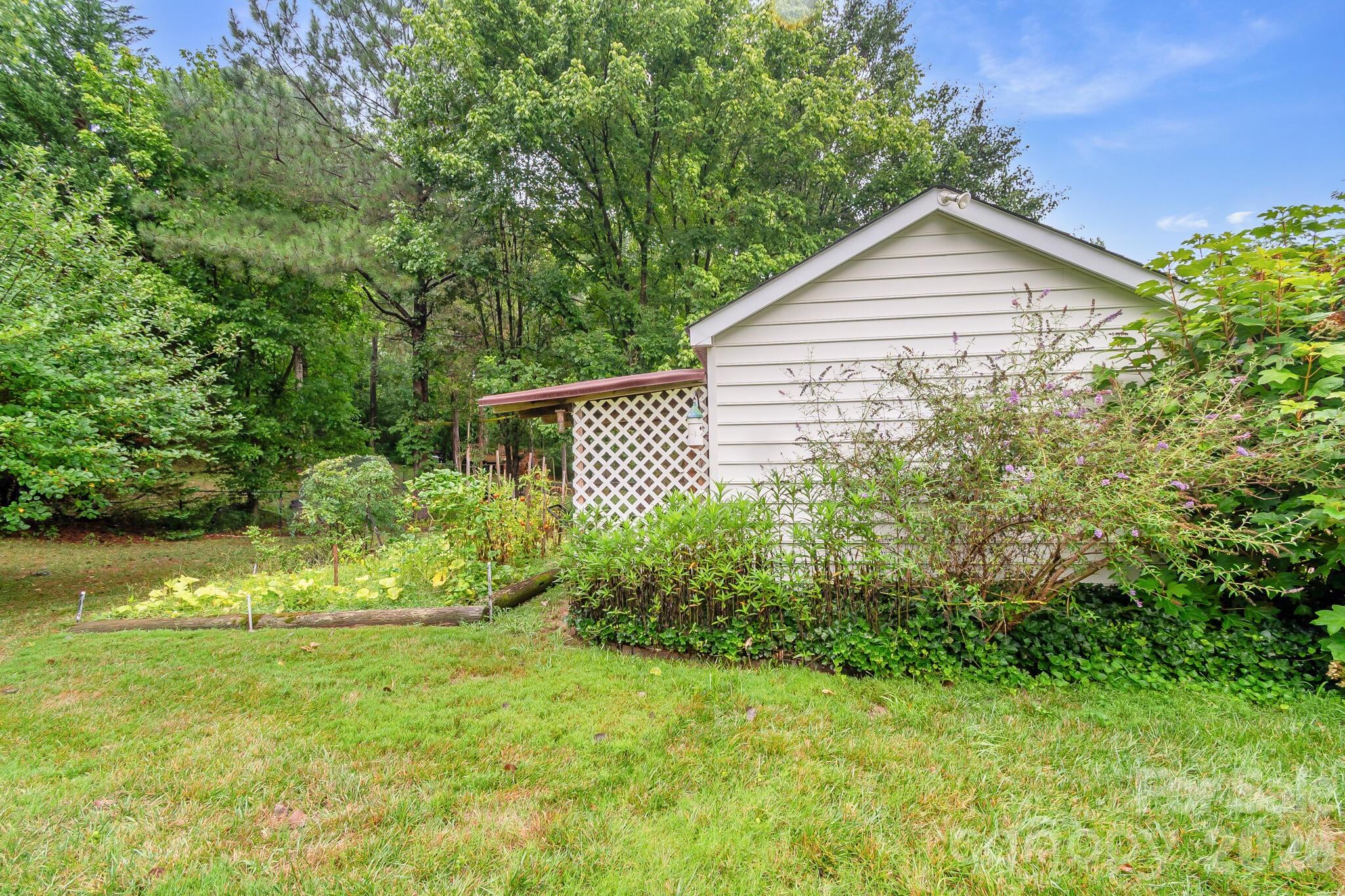 209 SouthFork Lane — Belmont