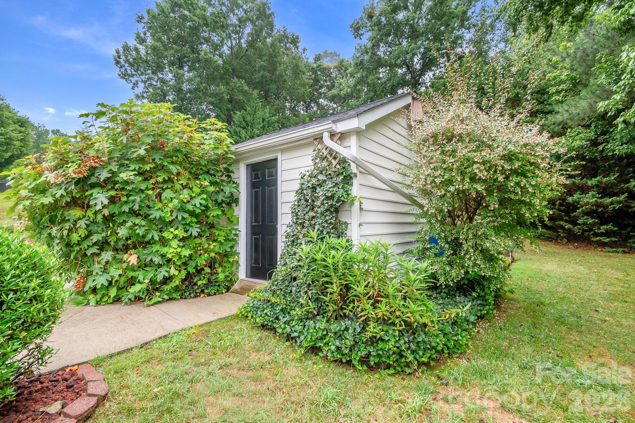 209 SouthFork Lane — Belmont
