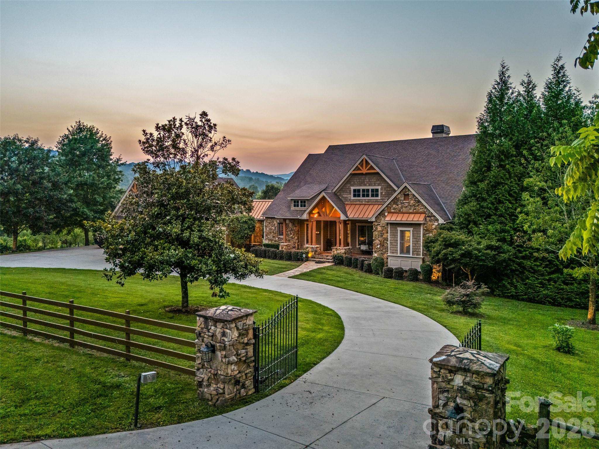 280 Walnut Hollow Road — Brevard