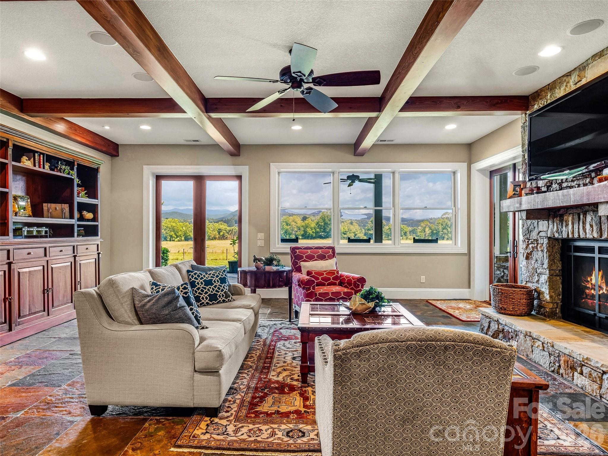 280 Walnut Hollow Road — Brevard