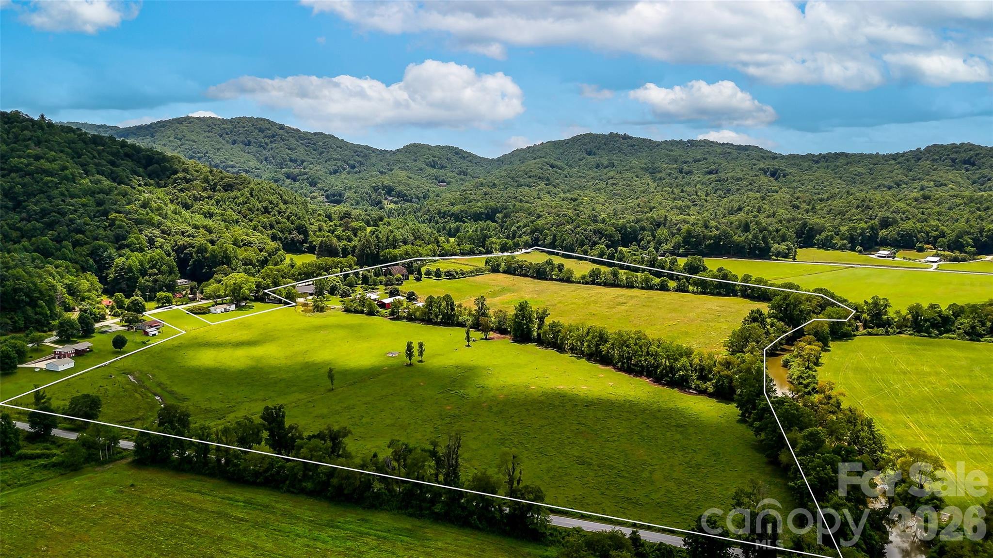 280 Walnut Hollow Road — Brevard