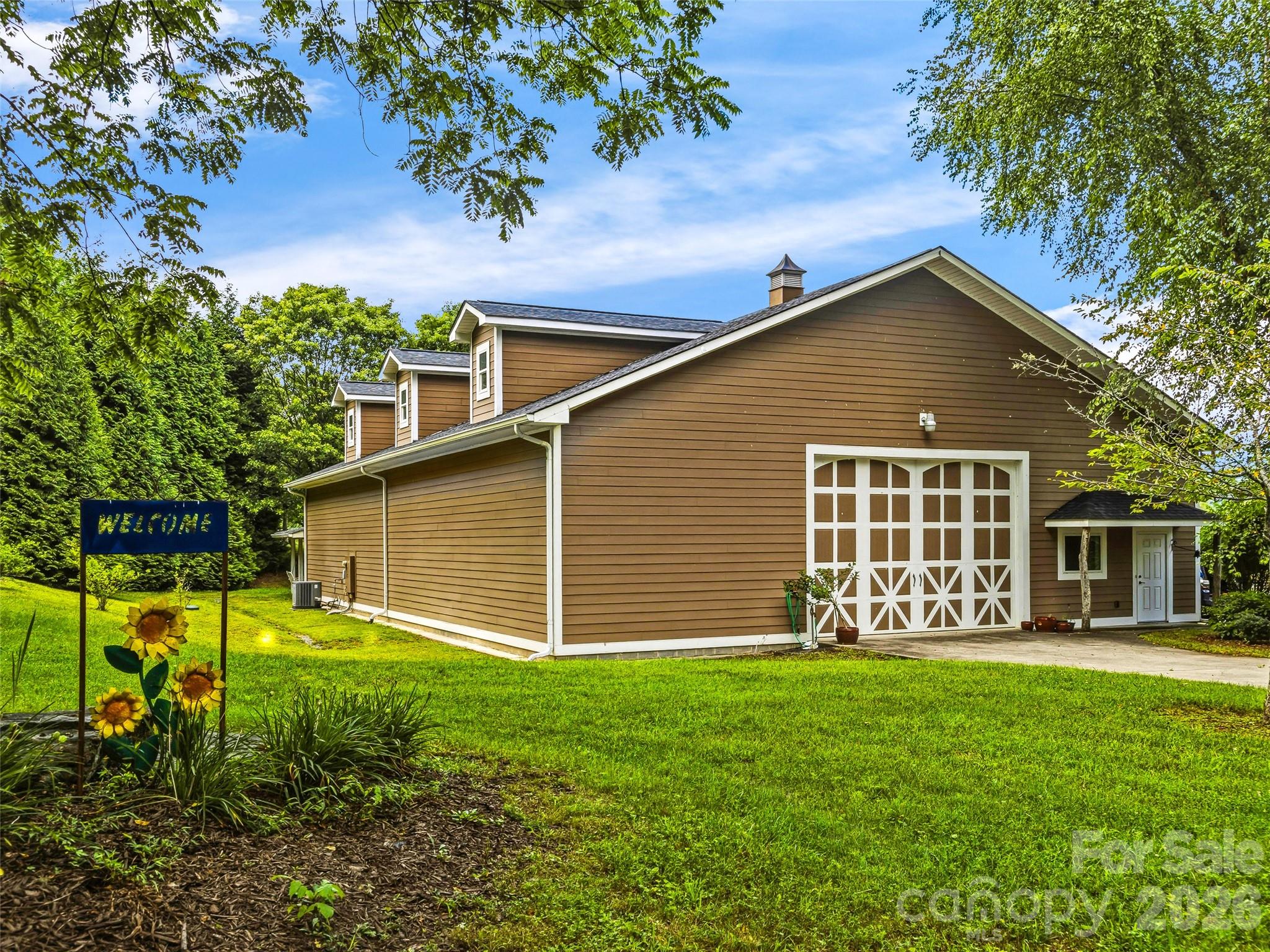 280 Walnut Hollow Road — Brevard
