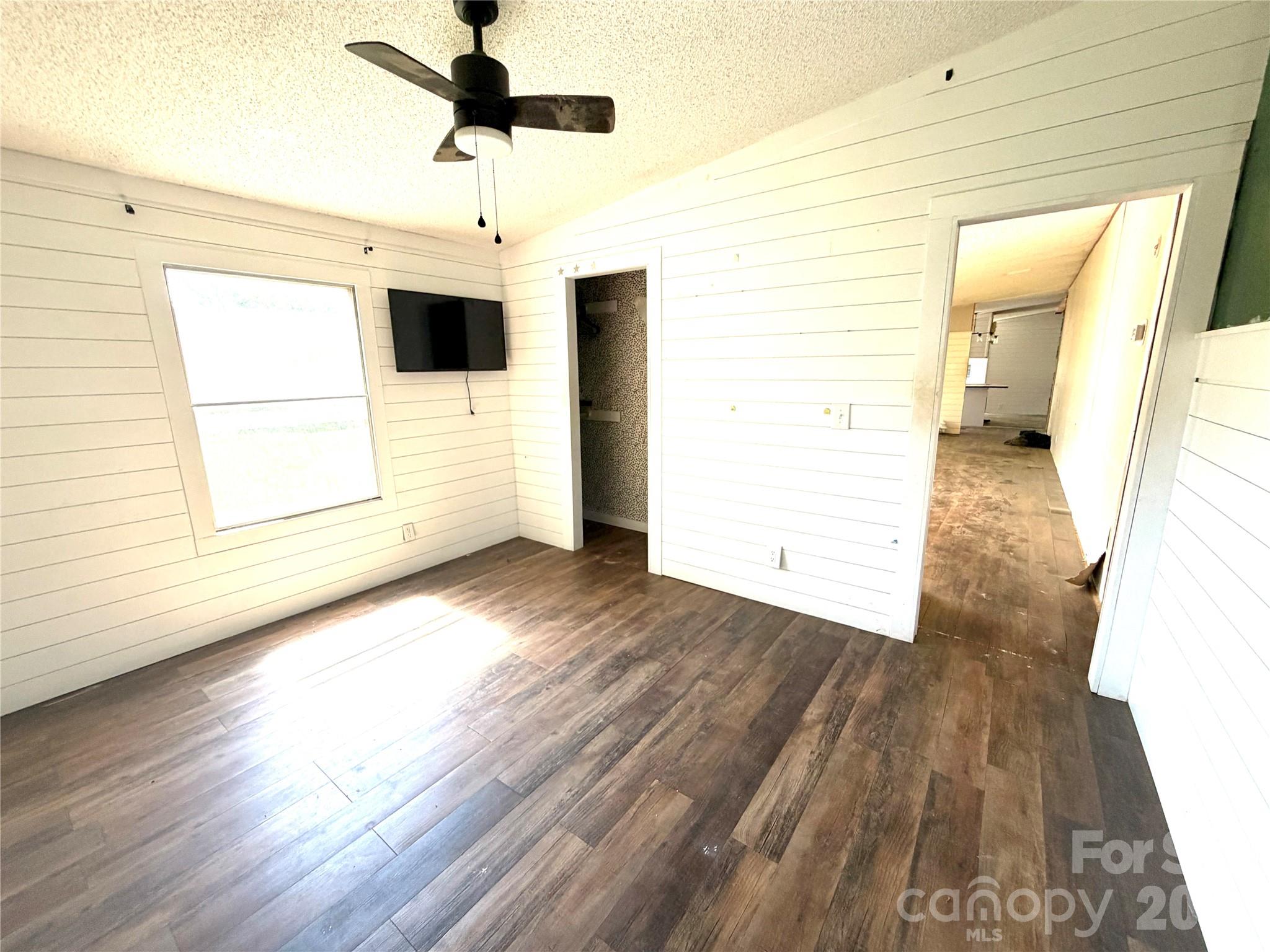 1050 Gold Mine Drive #6 — Catawba