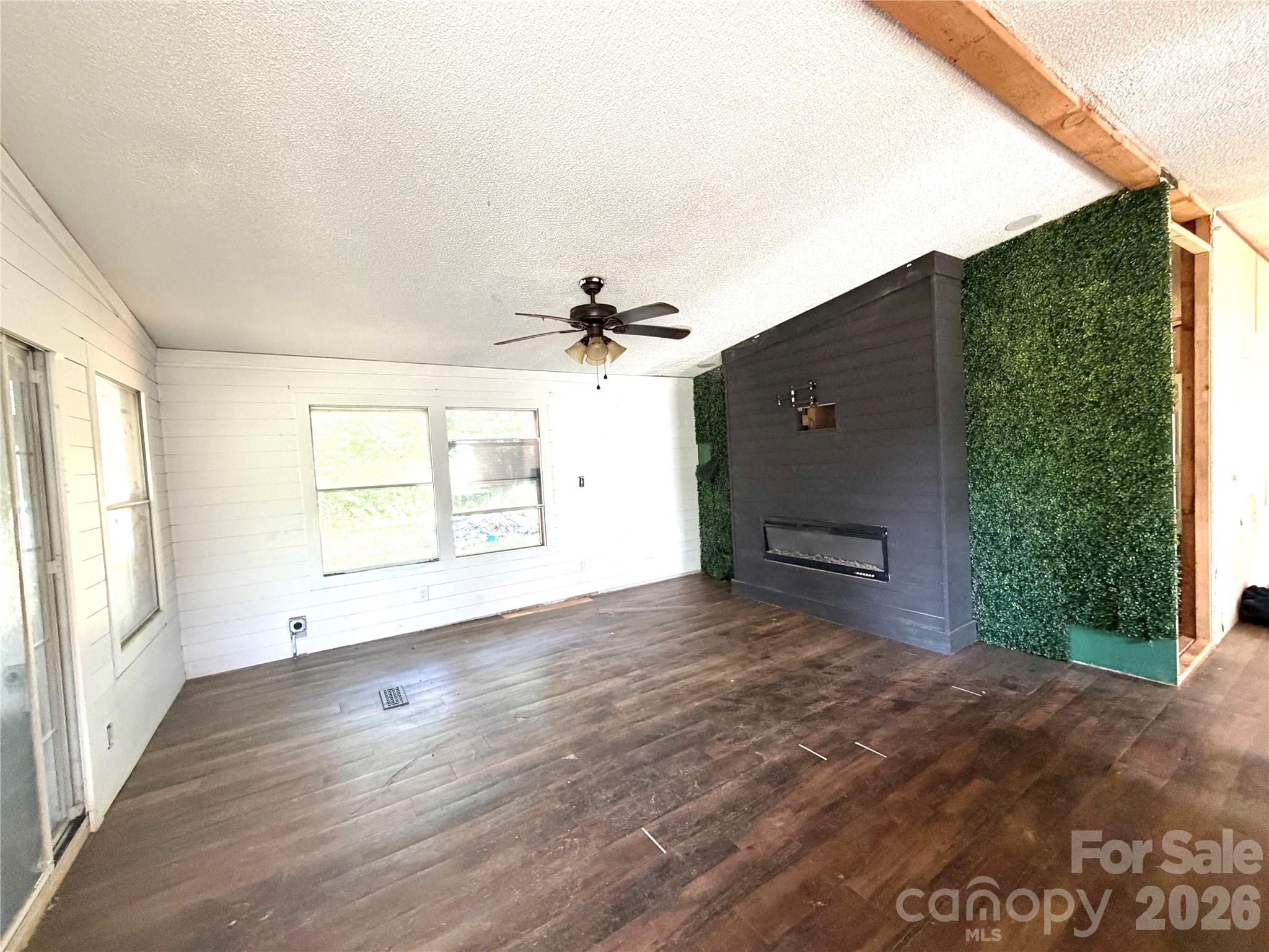 1050 Gold Mine Drive #6 — Catawba