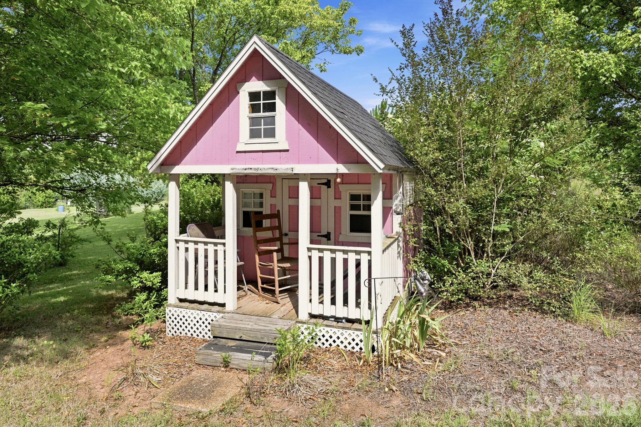 601 Faith Road — Mooresville