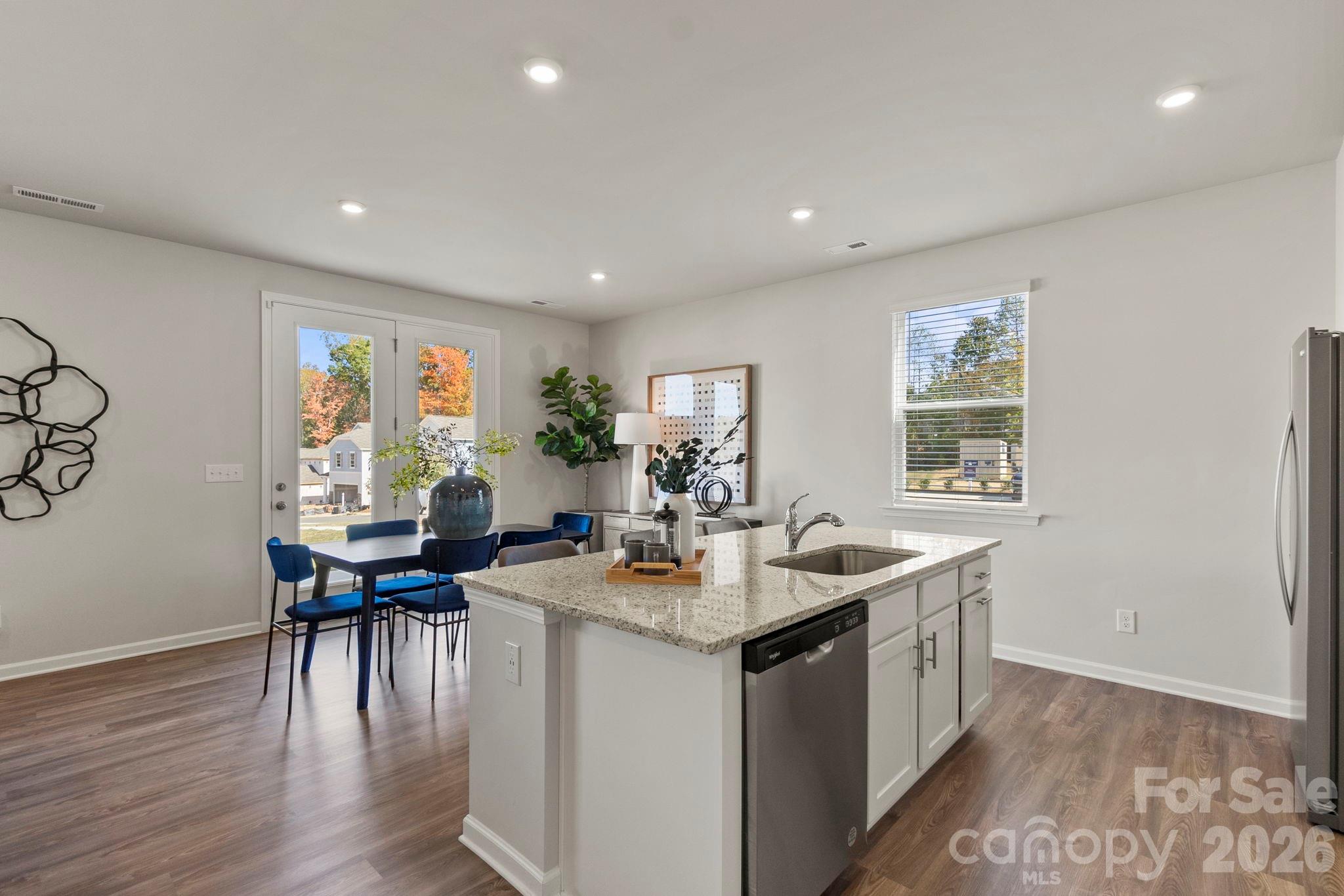 8059 Midas Lane — Locust