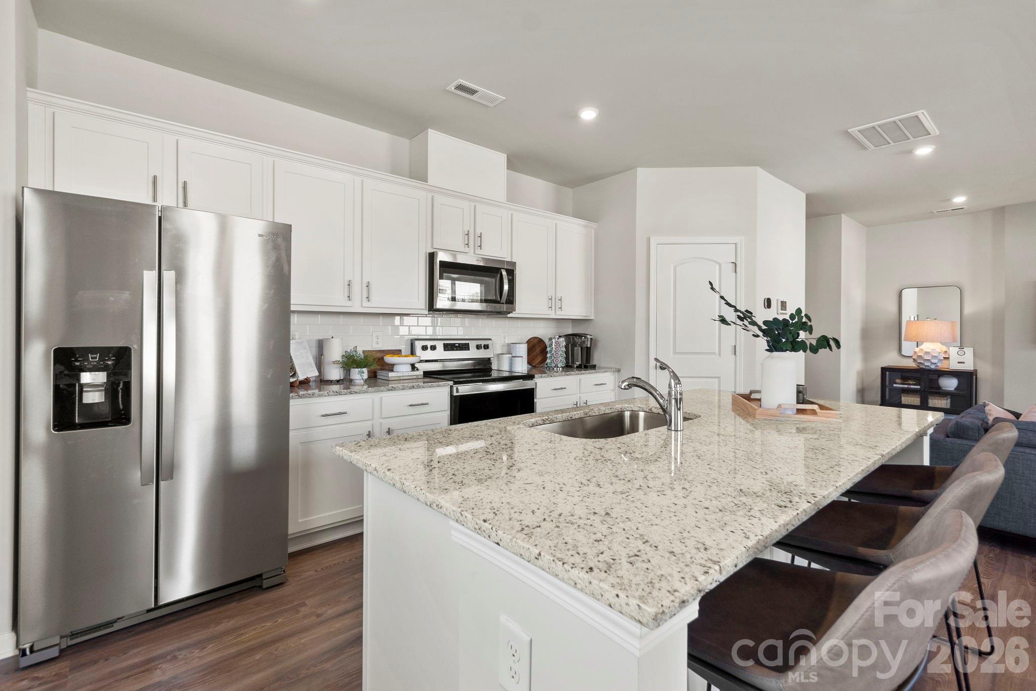 8059 Midas Lane — Locust