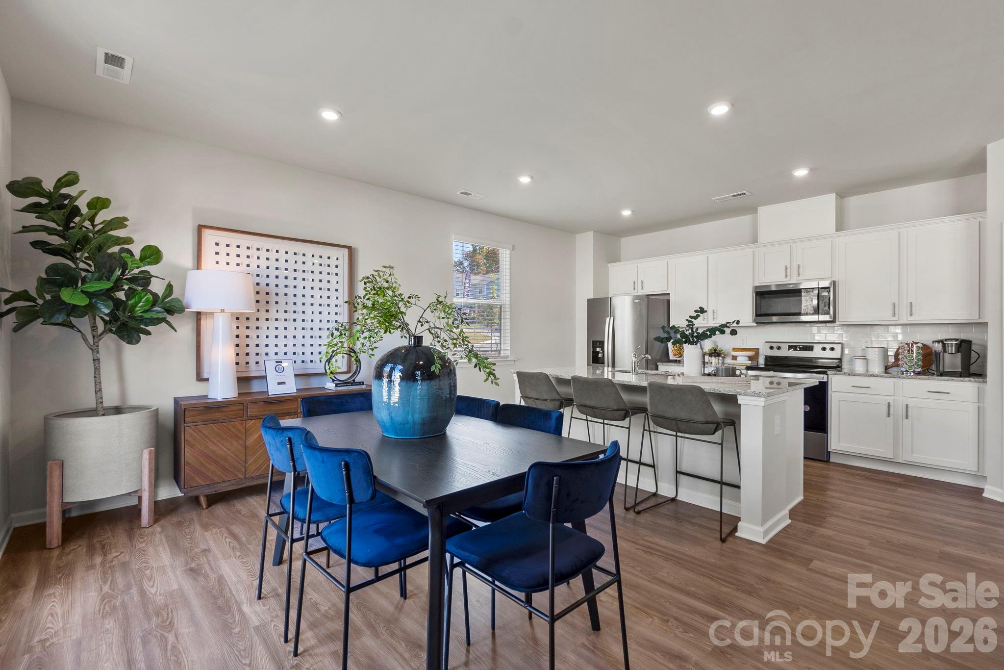 8059 Midas Lane — Locust