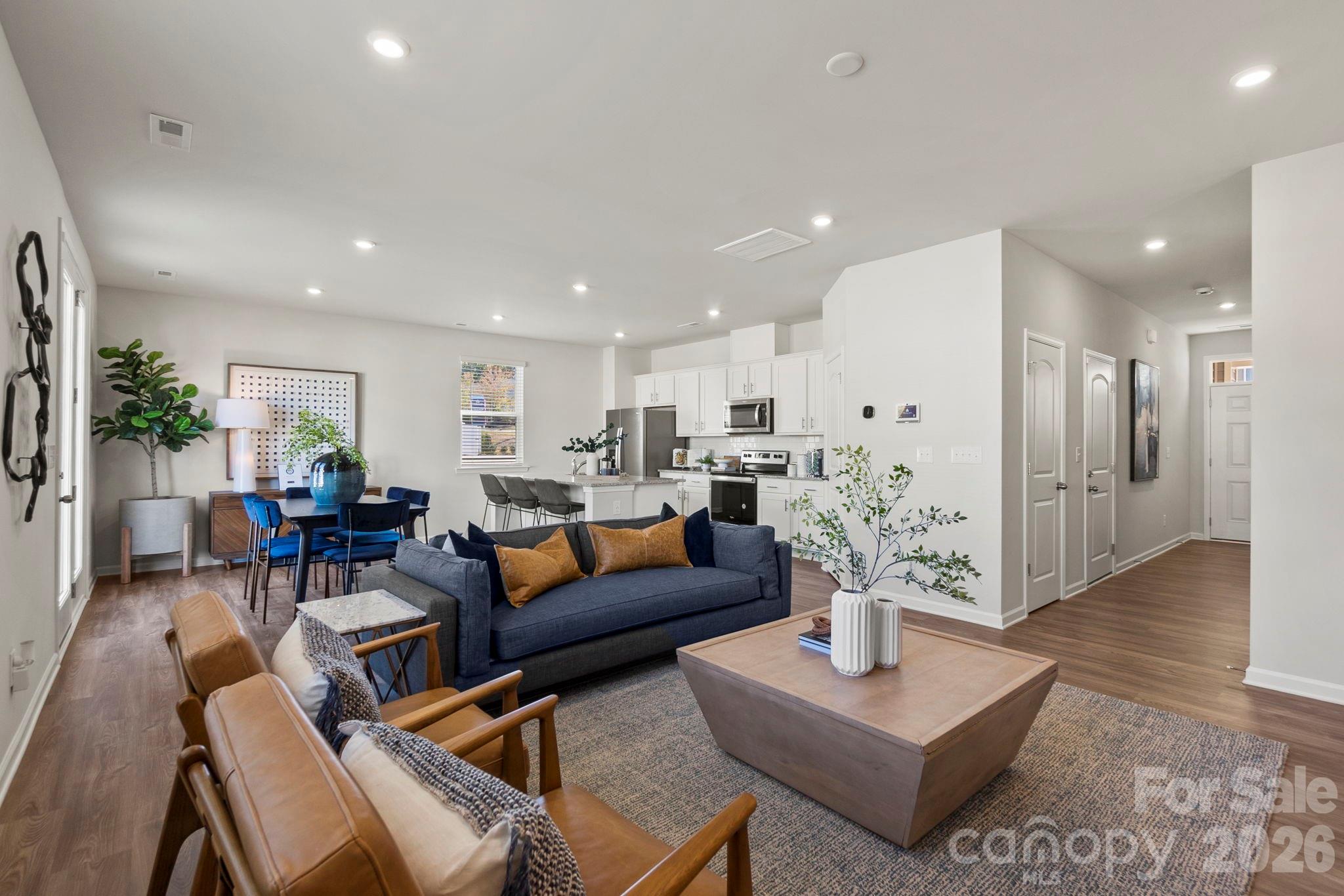 8059 Midas Lane — Locust