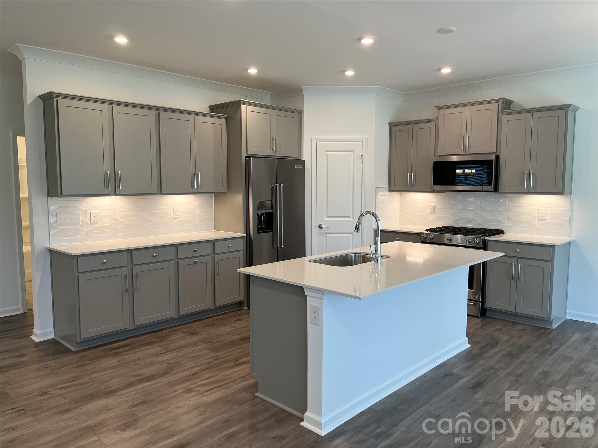 11608 Glasden Road — Charlotte