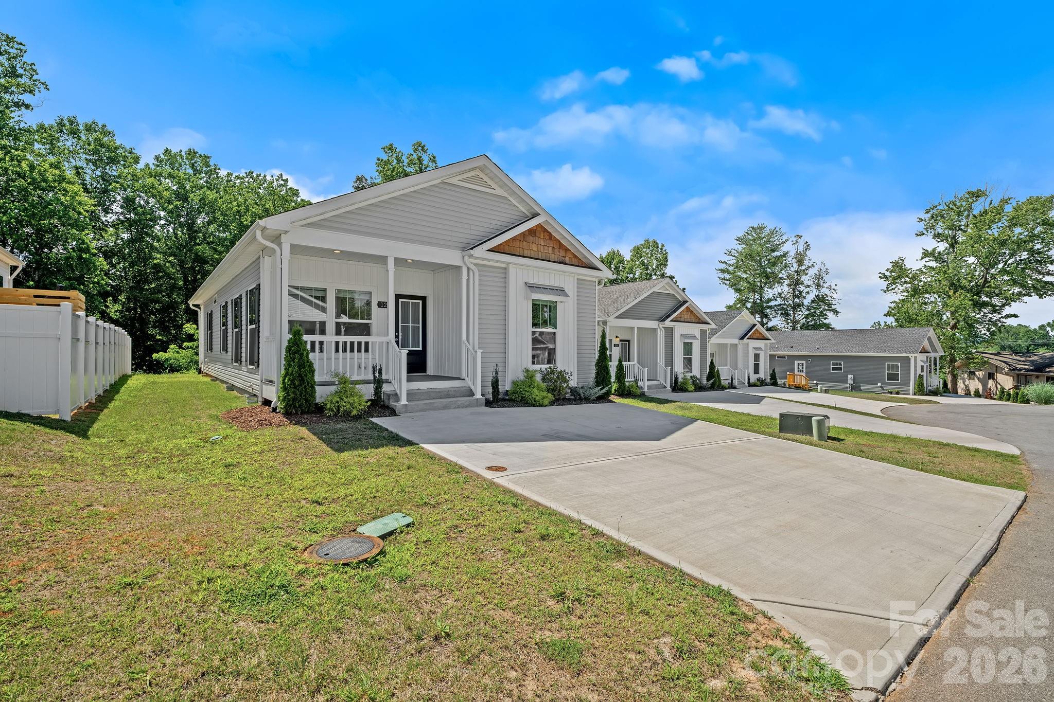 128 Bellamy Road — Asheville