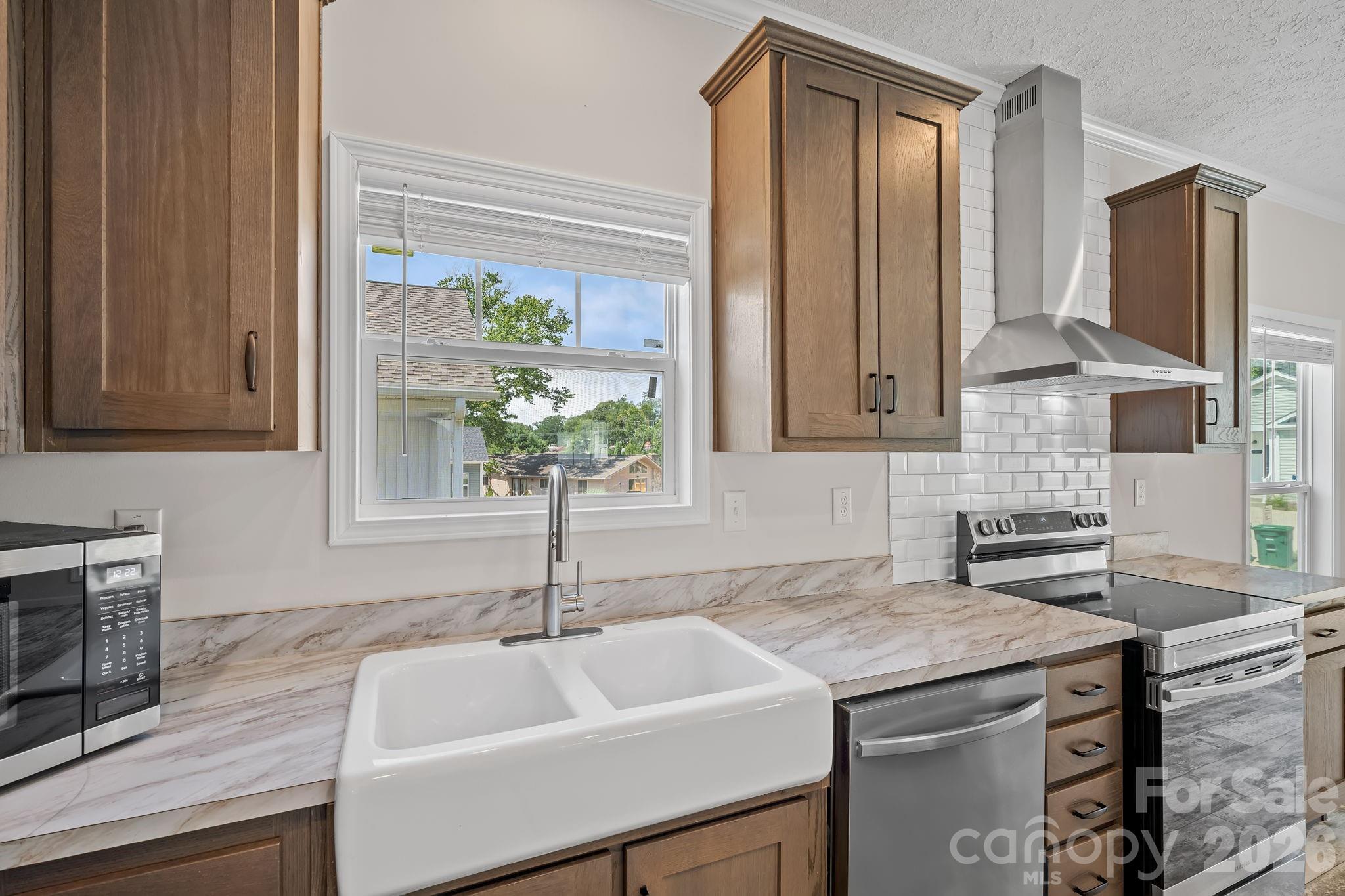 128 Bellamy Road — Asheville